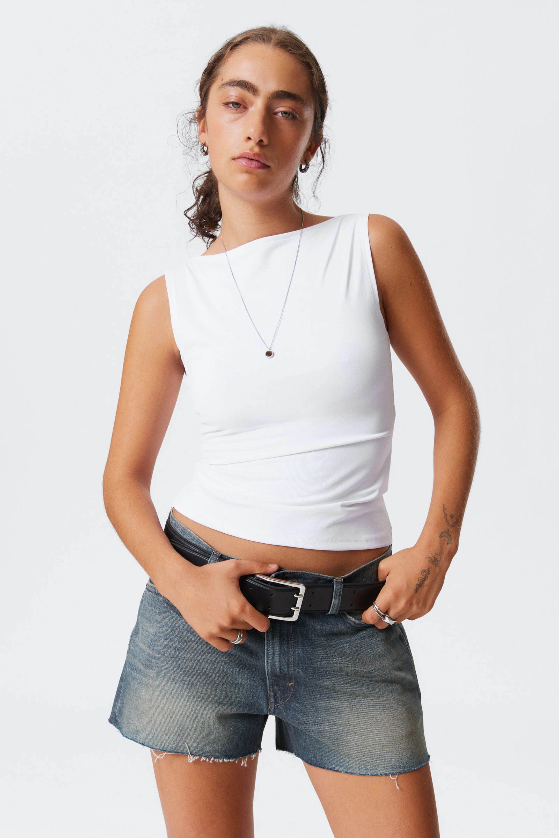 Annie Sleeveless Boat-Neck Top | Weekday