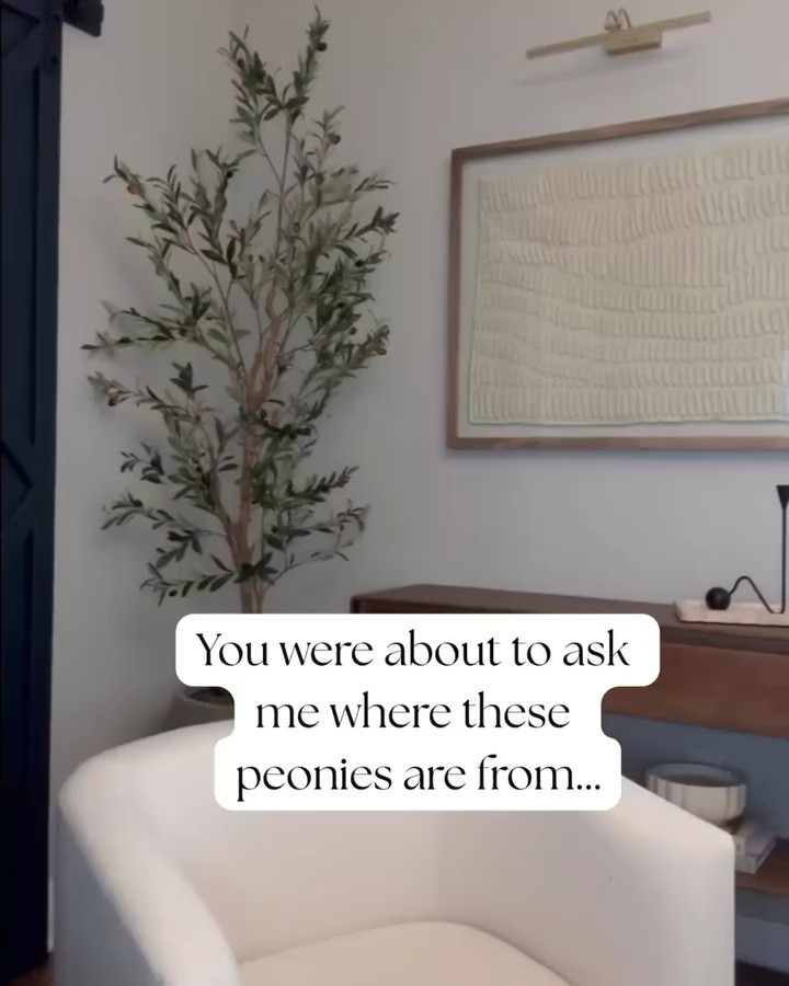 You’re about to ask where these peonies are from… so I’ll save you the time.
Yes, they’re faux. Yes, they went viral. Yes, they sold out. And yes - they’re finally back in stock 

Amazon home finds | Home decor |Amazon flowers | faux flowers | peonies | fauxflorals | neutraldecor | cozyhome | homedetails | designerlook | modernorganic | decorinspo | homefinds |

#LTKHome #LTKSeasonal