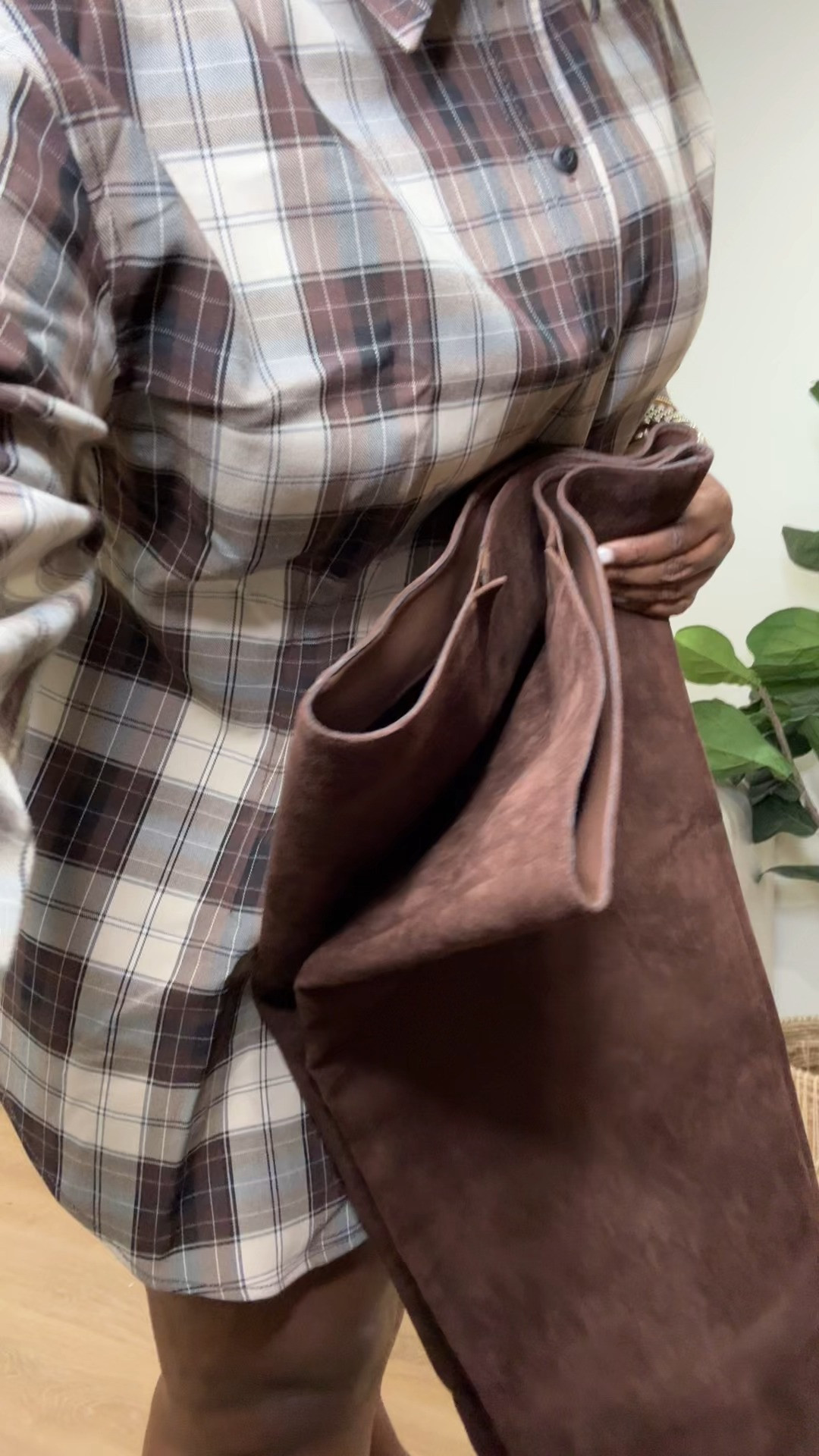 You walk in. People notice. You pretend you don’t.Statement-worthy without trying too hard—comfortable and confidence-boosting.#LTKStyle #StatementBoots #FashionEnergy #ChicLooks #OOTDStyle #LTKFashion #FallTrends #StyleConfidence #ClosetGoals #ModernStyle 

 #LTKgrwm #LTKootd #LTKTall