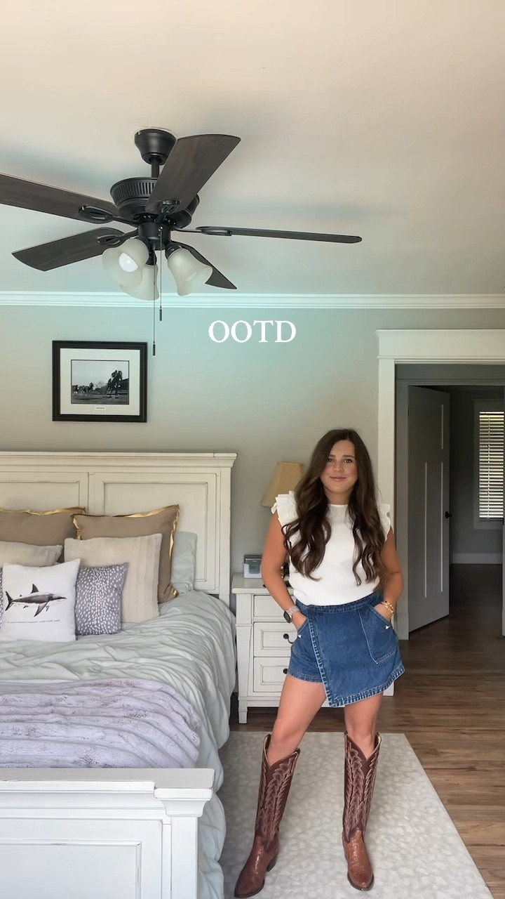 Still obsessed with this skort from Vici 😍 would be perfect for your next country concert 

#LTKPetite #LTKxVICI #LTKStyleTip