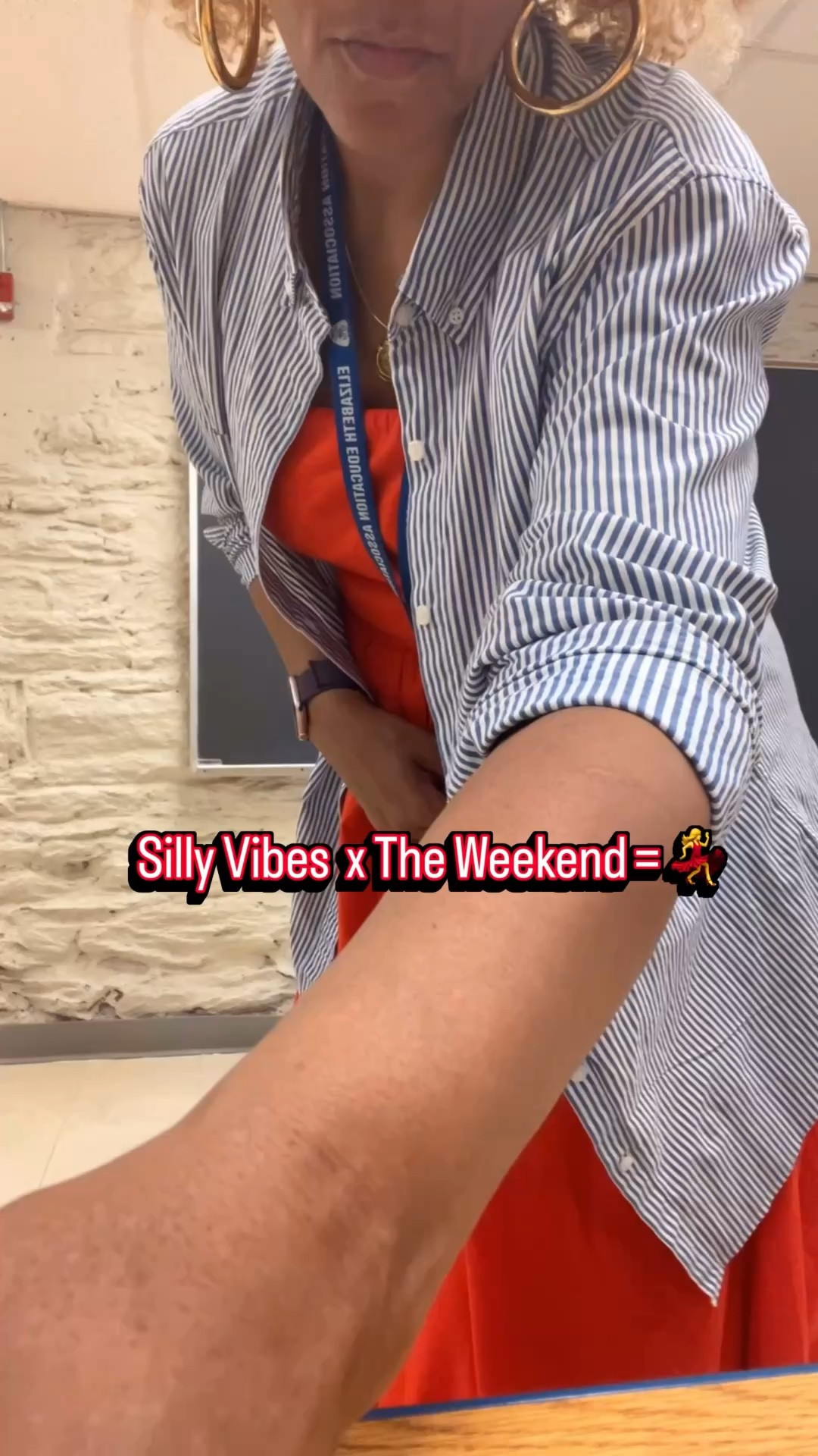 When you’re printing a packet but the weekend spirit takes over! 💃🍎🎉

If you started jamming with me… 💃 Goal Accomplished 🙌🏼Have an amazing weekend 

#weekendvibes #sillymoments #fridayfeeling #livinginthemoment #teachersofinstagram 

Dress: @Macys 
Shirt: @jcrew 
Sandals: @teva

#LTKootd #LTKdayinmylife #LTKWorkwear
