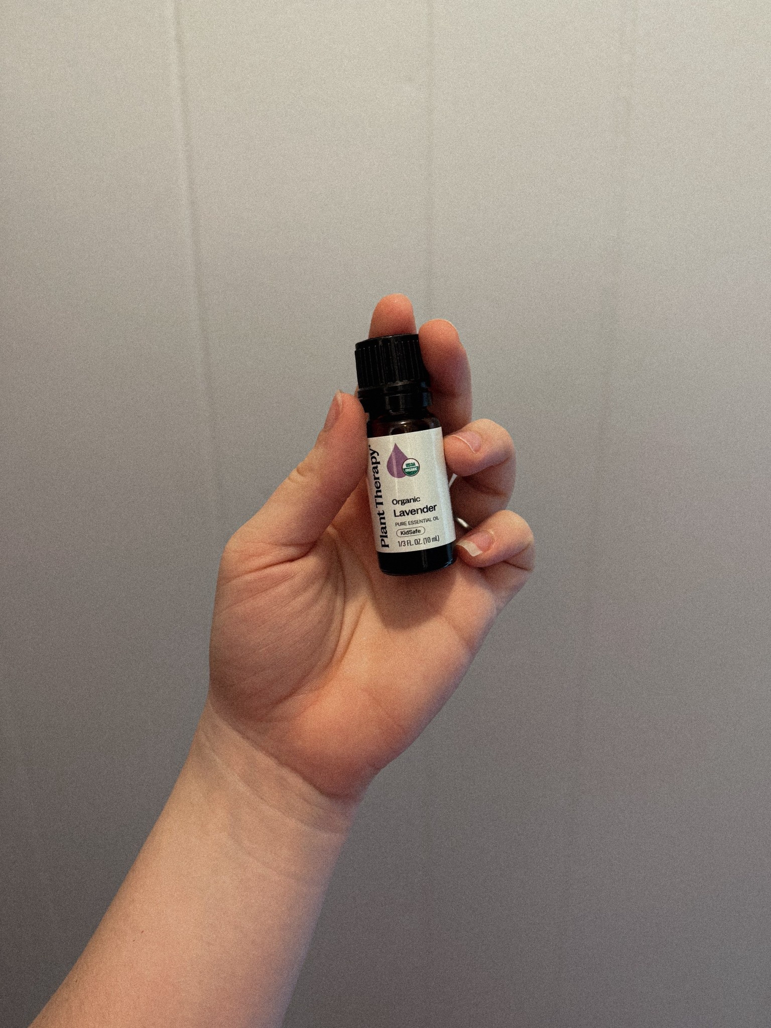 Lavender is our favorite “calming + relaxation” oil.🪻

I’ve been loving this one from Plant Therapy on Amazon. Pair it with their fractionated coconut oil for topical use! 🧴