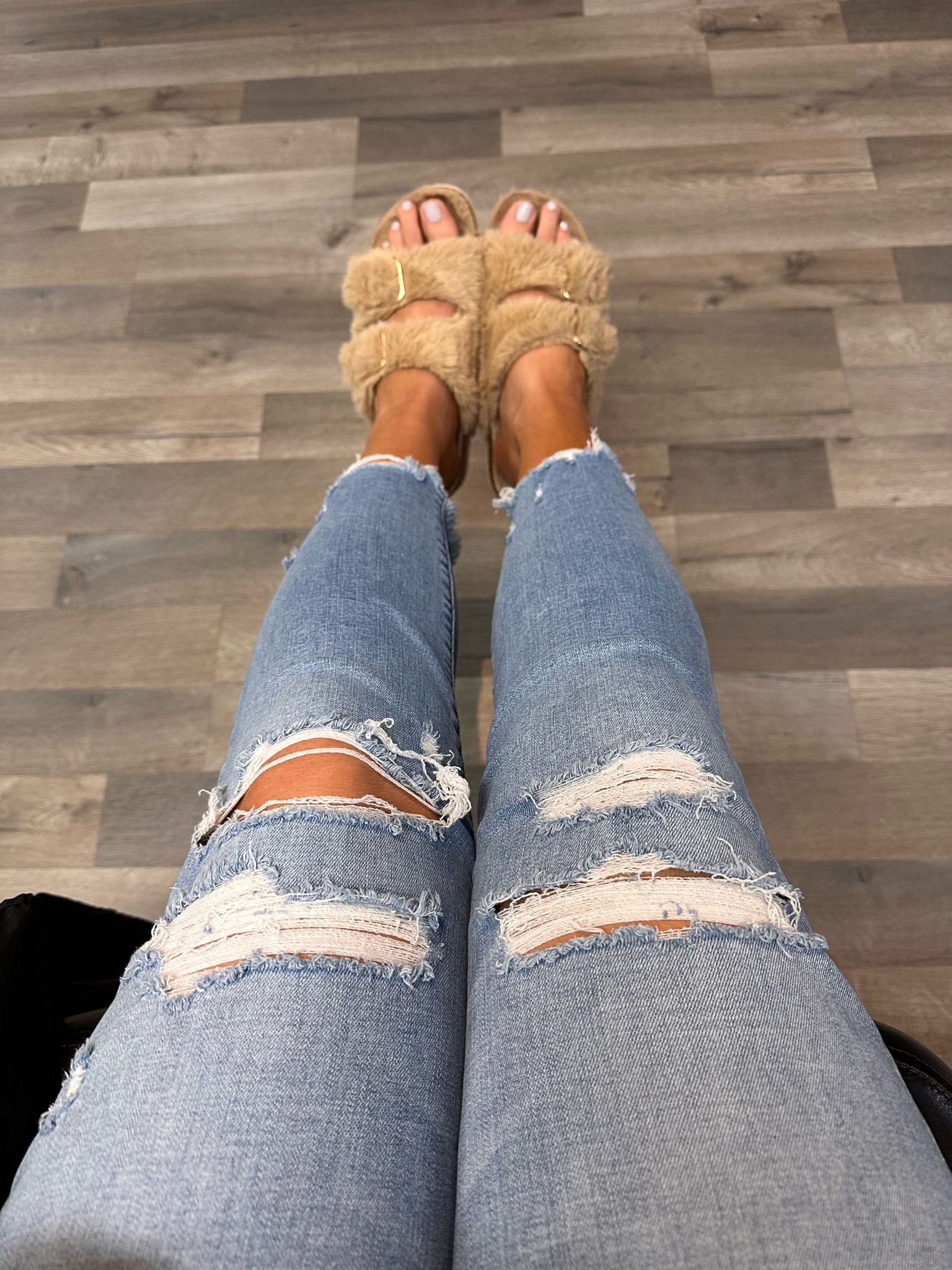 Amazon slipper shoes FITORY Womens Open Toe Slipper with Cozy Lining,Faux Rabbit Fur Cork Slide Sandals Size 6-11 under $30 on sale. #slippers #shoes #amazon

#LTKGiftGuide #LTKunder50 #LTKshoecrush