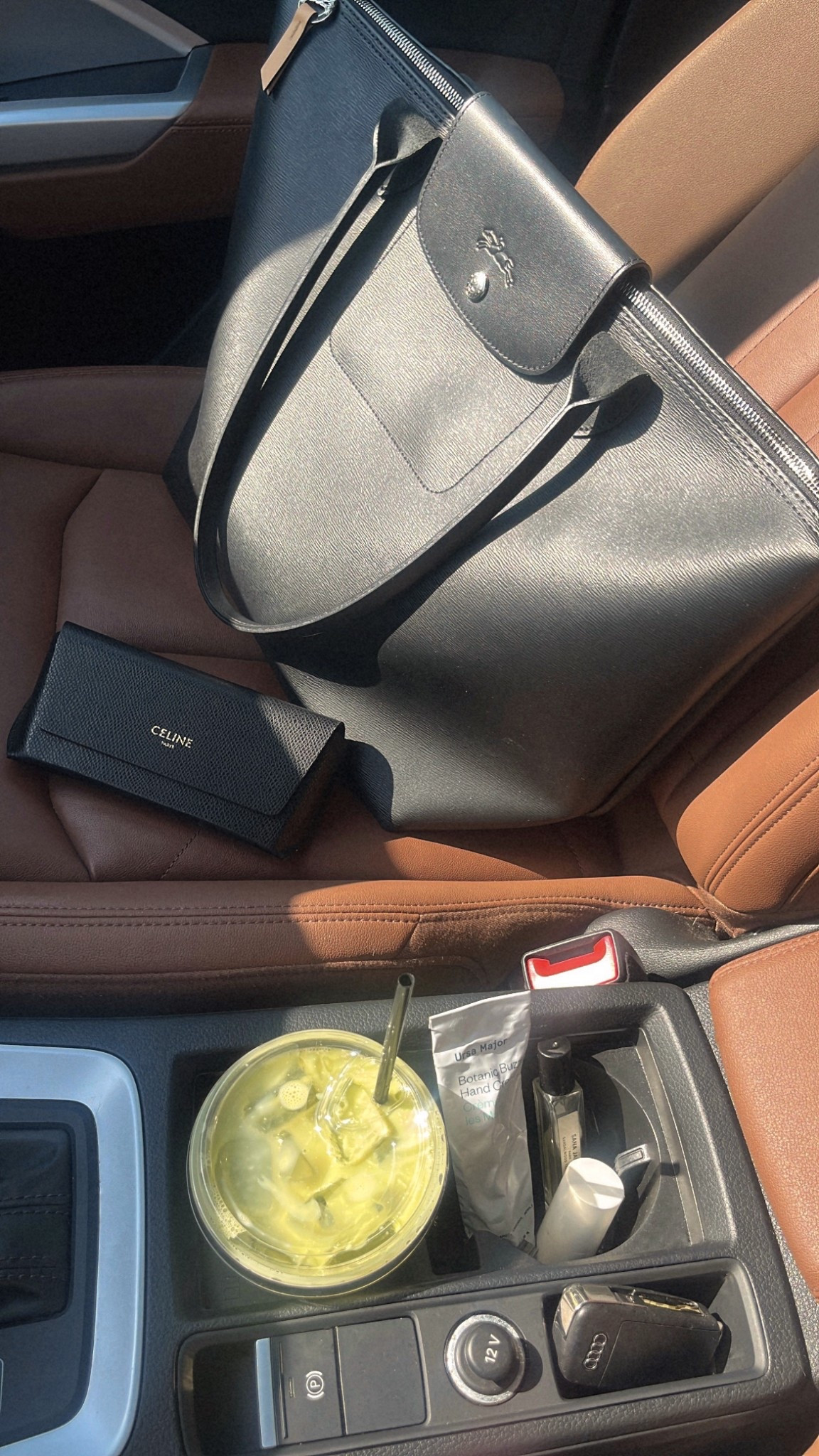 The perfect every day tote 👜