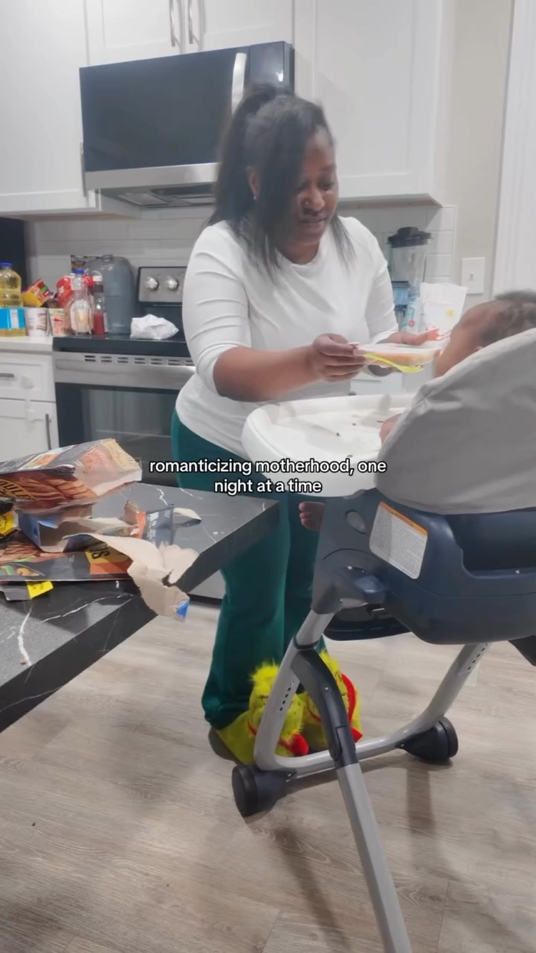 i romanticize this season on purpose.
feeding my baby, making dinner, moving slowly…all of it feels intentional now.
this is what my soft life looks like 🤍🫧💓

does motherhood feel softer for you too?

#momlife #firsttimemom #newmom #softmomlife #softlife