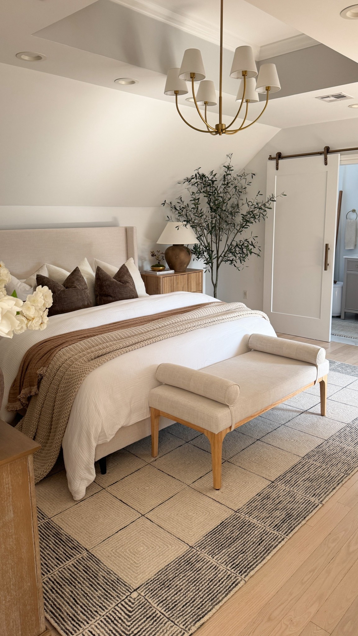 My viral upholstered bed it’s now Wayfair verified which it means you can confidently purchase it knowing that you are getting a quality product that has been fully verified by WAYFAIR professionals. 🤎

I have in the king size version ( color) ivory canvas ✨


Follow my shop @meggieferrerhome on the @shop.LTK app  to shop this post and get my exclusive app‑only content!  

🔔Make sure to turn on post notifications to get first dibs on all my finds!  

Follow @meggieferrerhome on Instagram and Pinterest  for more cozy, modern organic home inspiration and affordable home finds! ✨

Welcome to Meggie Ferrer Home 🤎  
Here you’ll find cozy, modern organic spaces filled with neutral tones, layered textures,  
and easy styling tips that make a house feel like home.  

I share bedroom makeovers, kitchen organization, living room refreshes,  
affordable home finds, and designer looks for less from all my favorite stores 
Amazon, Wayfair, Target, and more.  

Whether you’re looking for cabinet organization, seasonal home styling,  
cozy bedding ideas, or the best budget-friendly furniture,  you’ll find everything here to create a home that feels warm, functional, and elevated.  

home decor, neutral home, cozy home, modern organic home, Amazon home finds,  
Wayfair furniture, Target home finds, bedroom styling, living room refresh,  
kitchen organization, cabinet organization, pantry organization, affordable home finds,  
interior styling tips, seasonal decor, designer look for less
