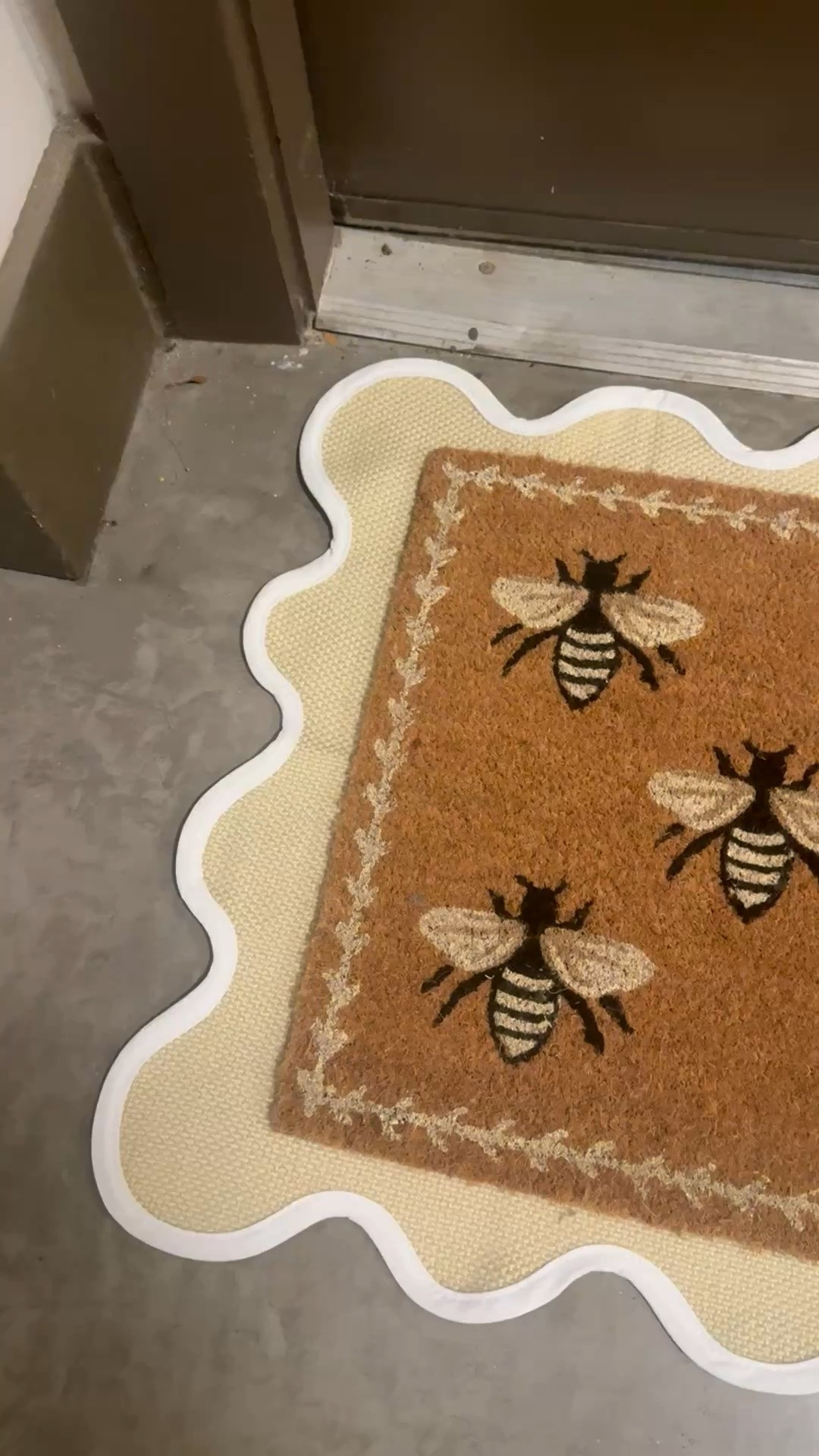 A little summer door mat reset! How cute is this scallop accent mat? And it goes perfectly with the bee doormat🐝 I’m never disappointed with @mytexashouse at Walmart!

#LTKSeasonal #LTKHome