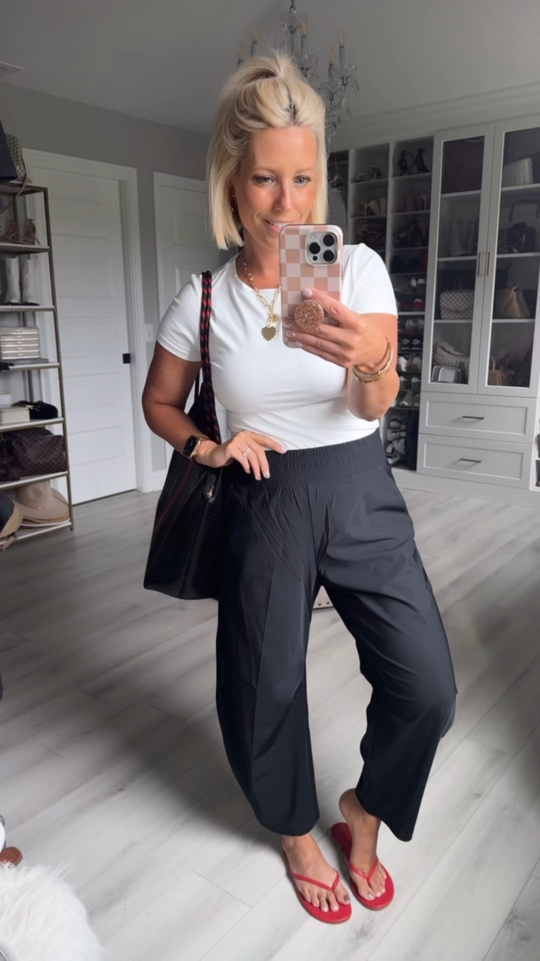 I’m so excited these pants finally restocked!!!! I’m wearing size small and they run big! 



#LTKFindsUnder50 #LTKmomlife #LTKSaleAlert