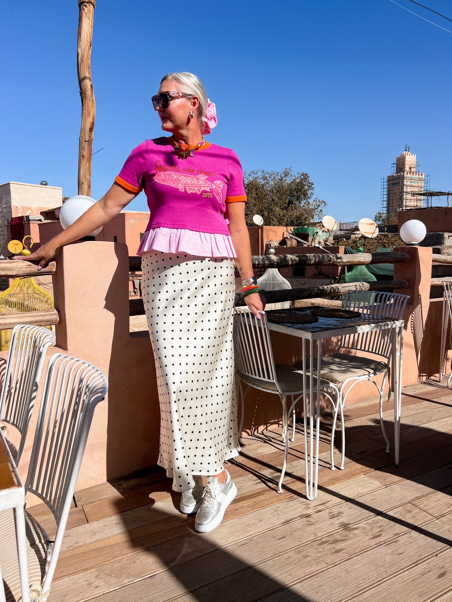 OOTD - Zondag. Customized Harper & Yve shirt op een polkadot satijnen rok met zilveren sneakers. Varifocale zonnebril van RAU. 



#LTKtravel #LTKeurope #LTKstyletip