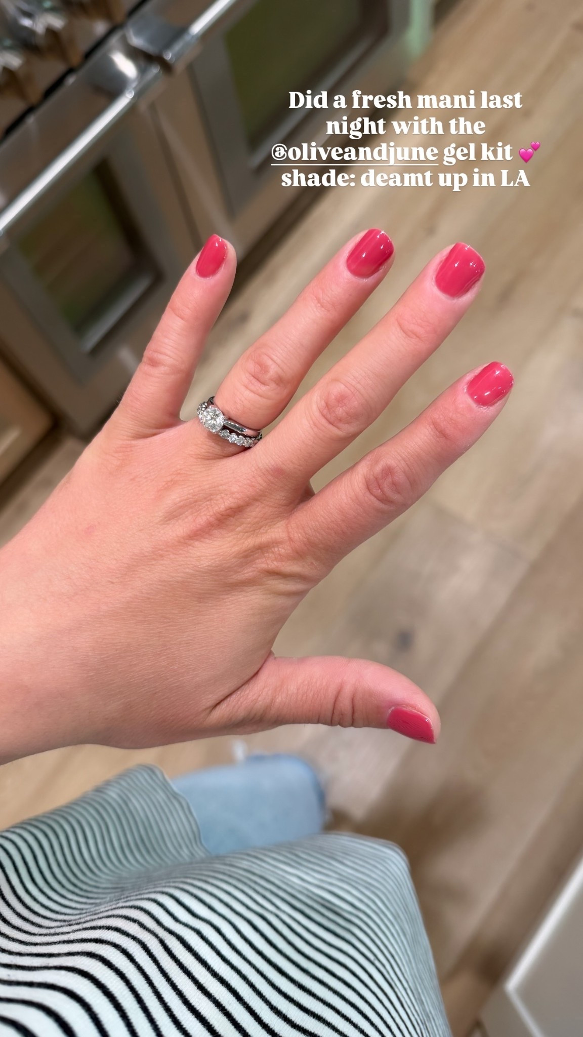 Did a fresh mani last night with the @oliveandjune gel kit 💕shade: deamt up in LA