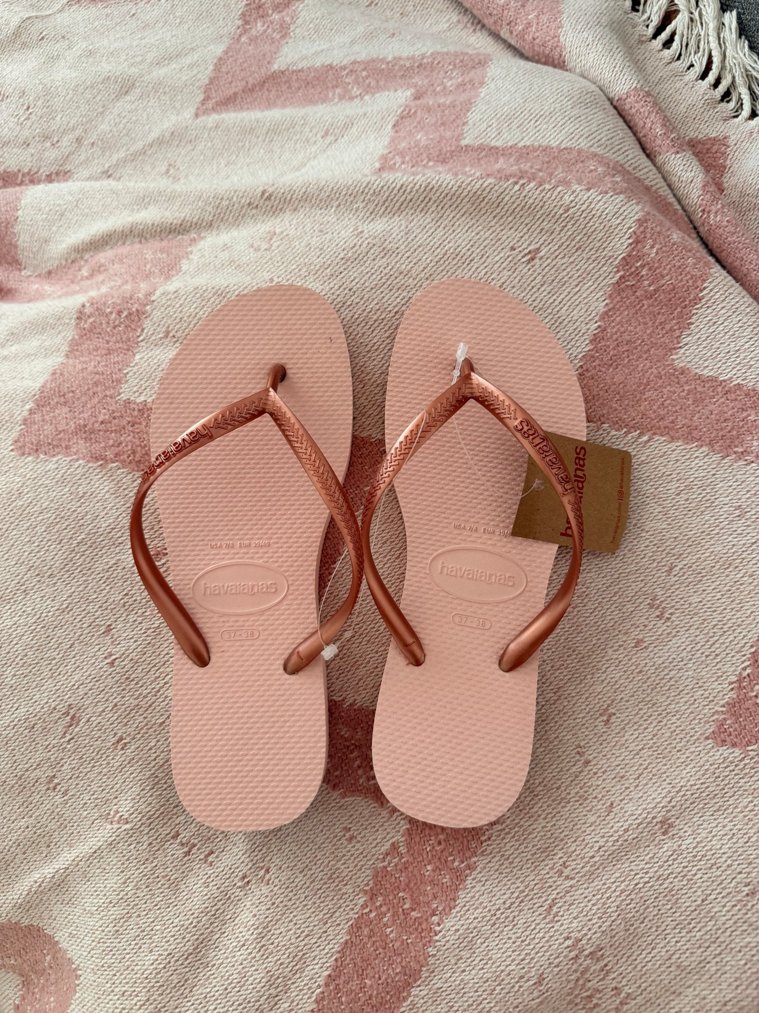 New Florida girl was screaming for new flip flops 😭🌴


#LTKSwim