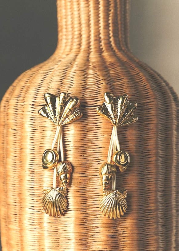 nautical earrings with a vintage vibe from Sézane.  Love!

sézane, jewelry, nautical earrings, seaside, new england summer

#LTKootd #LTKOver40