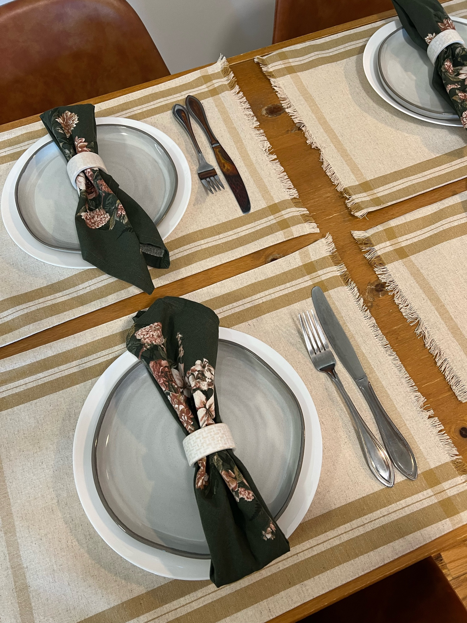 Easy and effortless table Setting. 

#tablesetup#springtablesetup

#LTKSaleAlert #LTKFindsUnder50 #LTKHome