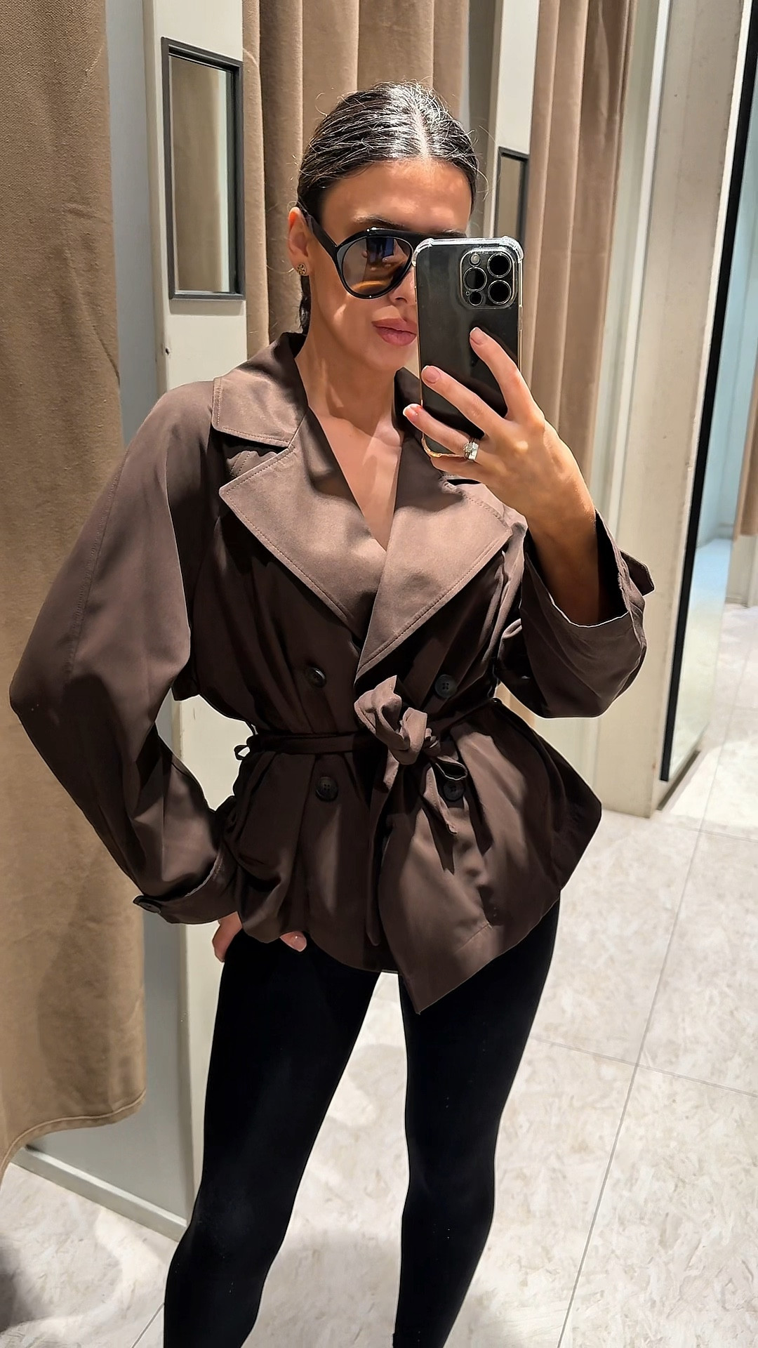 Spring starts
with the perfect trench 🍫

I usually wear size S, but I chose M — it looks much more stylish and relaxed ✨
I recommend going one size up for the perfect oversized fit

Links are attached for different countries ✨

#LTKspring  #LTKootd #LTKtips  #LTKspringoutfits2026 #LTKdatenightoutfits #LTKshirt  #LTKjeans #LTKtrench #LTKtrenchcoat

