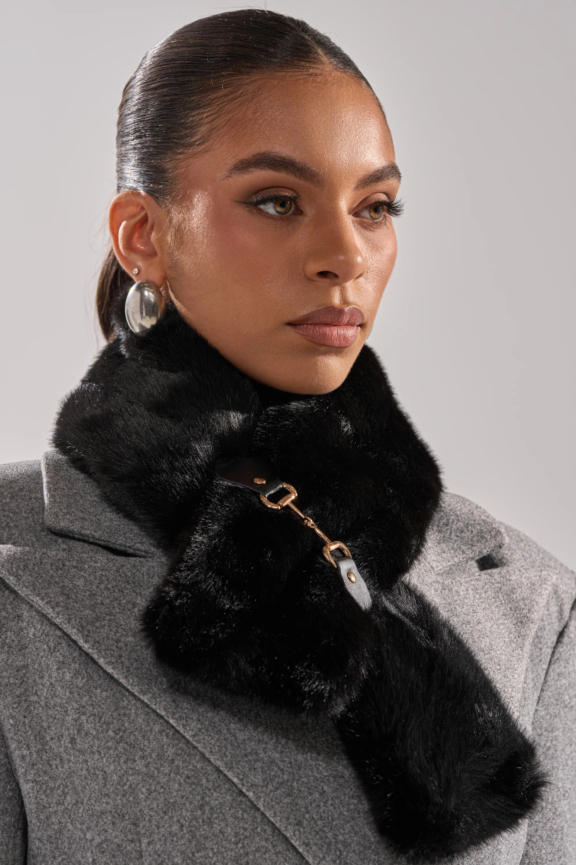 HORSEBIT FAUX FUR SCARF | AKIRA