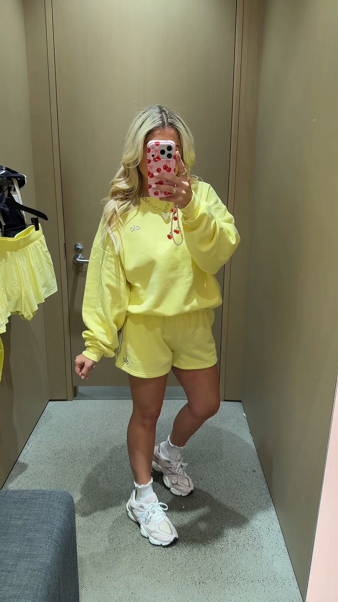 New Alo sunshine collection ☀️
Size small
New balance tts 