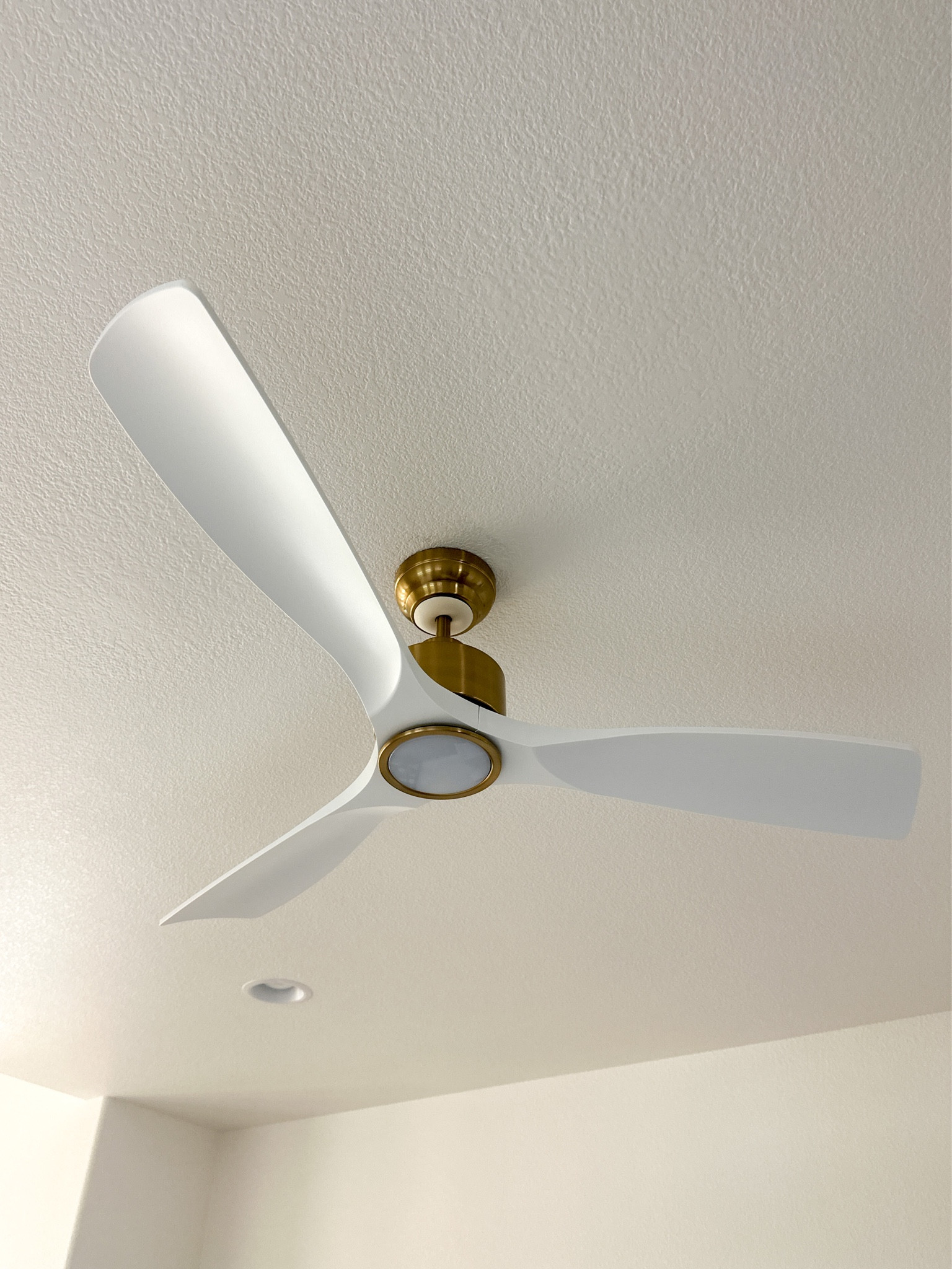 What a difference a fan can make! #ltkhome #bedroom #fan 
