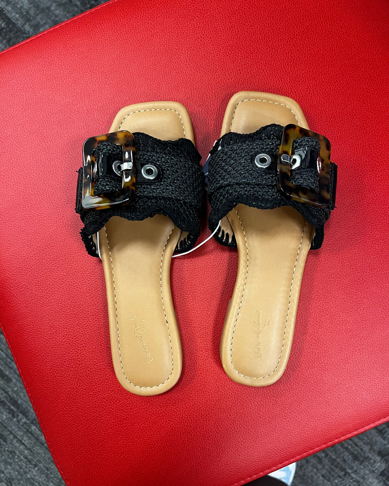 Cute black everyday sandals! #springshoes #spring #sandals #womensshoes

#LTKshoecrush #LTKsalealert #LTKSeasonal