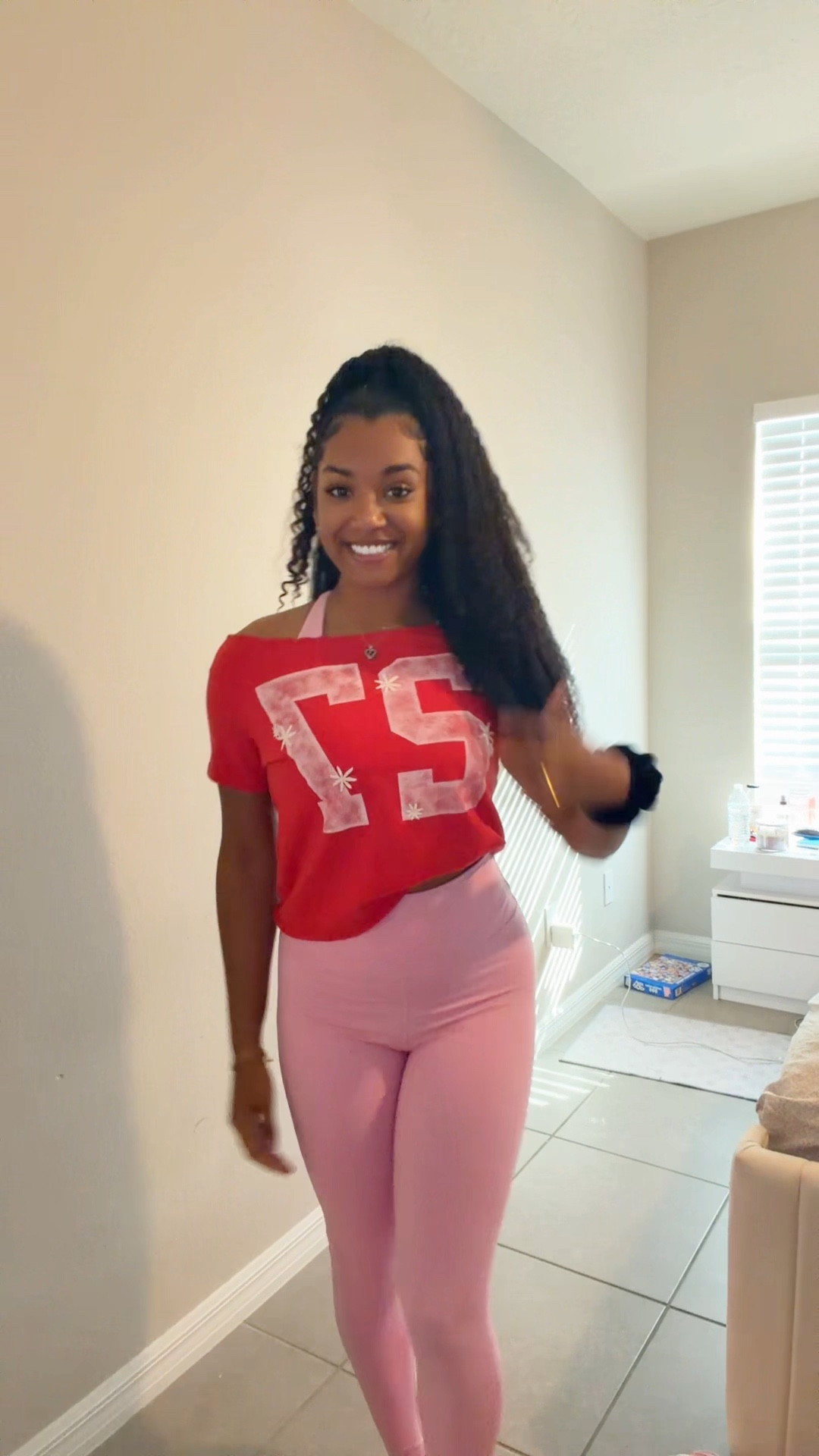 Layered activewear moment 💕
Wearing a red off-the-shoulder Hollister top over this pink scoop-neck sports bra with a strappy back and matching high-waisted leggings.
The leggings have a thick waistband with tummy control and compression, so they’re super flattering and stay put.
This set is perfect for workouts, Pilates, or athleisure outfits you actually feel confident in.
Everything is linked & true to size 🩷

✨ Tap to shop this activewear look.

#LTKActive #LTKValentine #LTKfitnessgoals