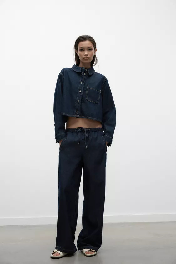 Shirt with lapel collar and long sleeves. Front patch pocket. Front metal button closure. | Zara US