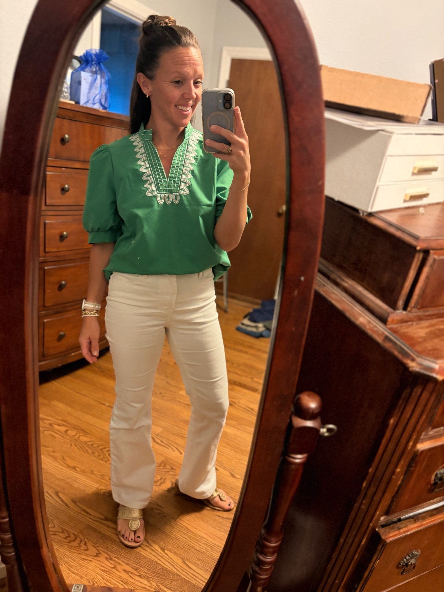 I’ve worn  this for date night and meet the teacher.  My jeans are on sale and I am loving this top, I just got it! 


#amazon #teacheroutfit #under25 #salefinds #budgetfriendly #teacheroutfit #necklacestack #designerdupe #beewatch #flarejeans #oldnavy
#summeroutfit #datenight 
@Quince 

#LTKU #LTKSaleAlert #LTKstorytime #LTKU #LTKOver40 #LTKvlog