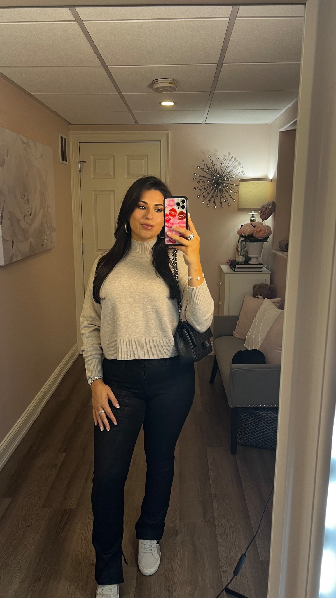 hockey game outfit 🏒🖤 love this top from express!!

#LTKgrwm #LTKBeauty #LTKootd