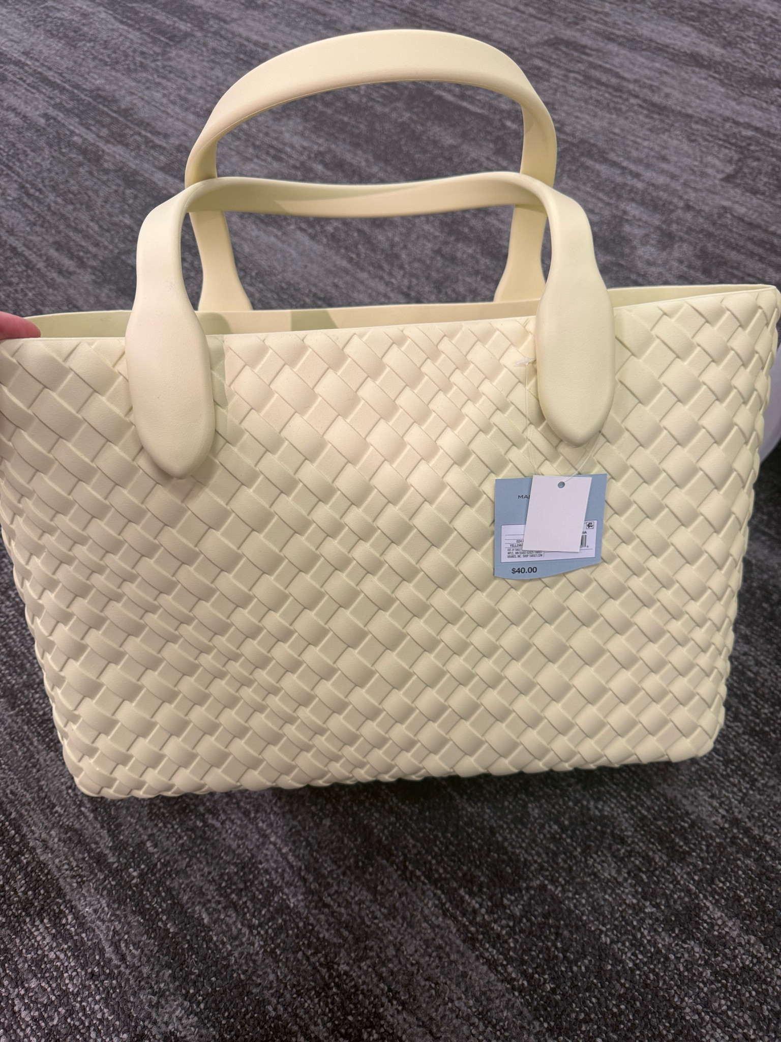 The perfect spring/summer tote! Waterproof and durable! #bag #tote #summer #beach 

#LTKMothersDay #LTKSwim #LTKSeasonal