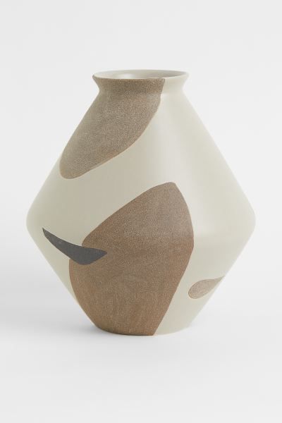 Hand-painted stoneware vase | H&M (UK, MY, IN, SG, PH, TW, HK)