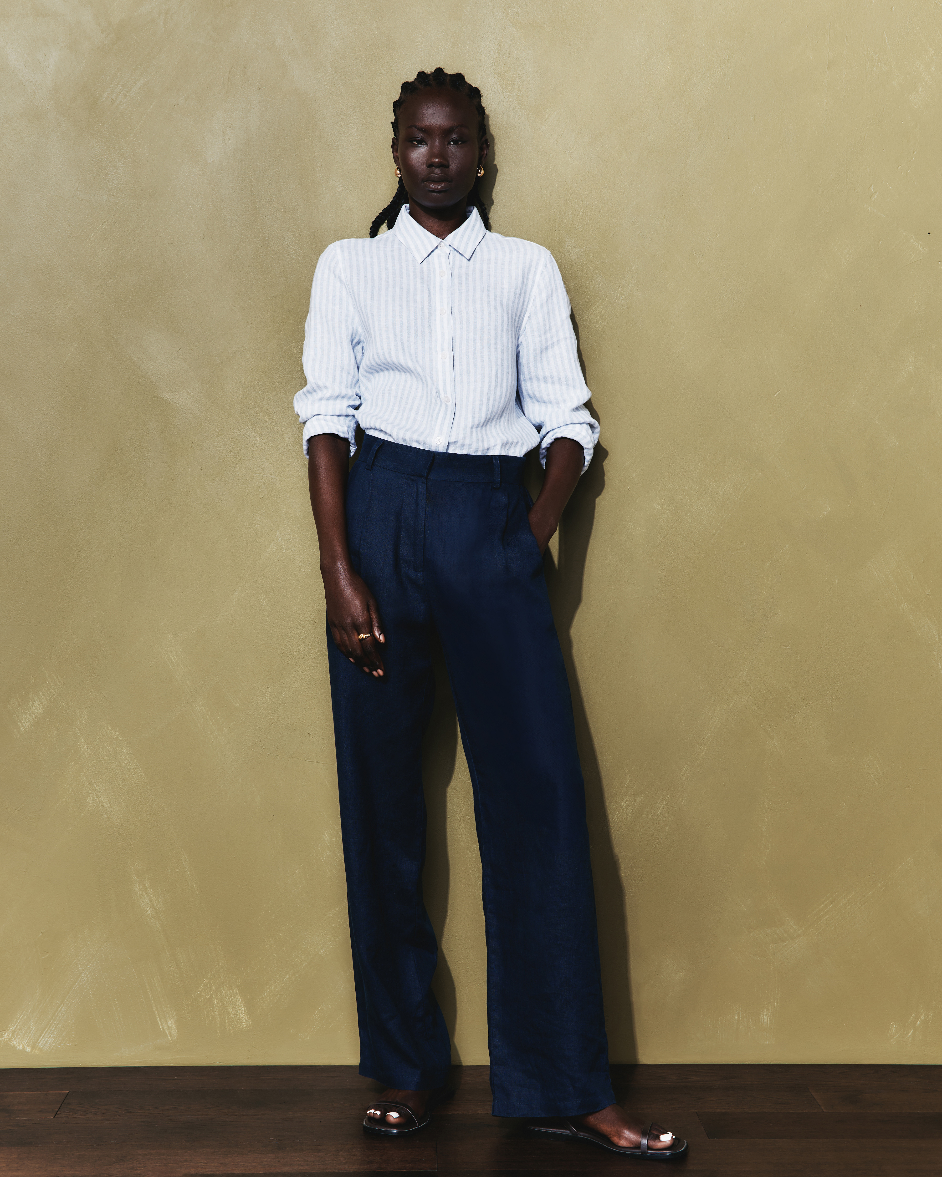 Quince | Women's 100% European Linen Pleated Trouser in Deep Navy, Size 16 | Quince