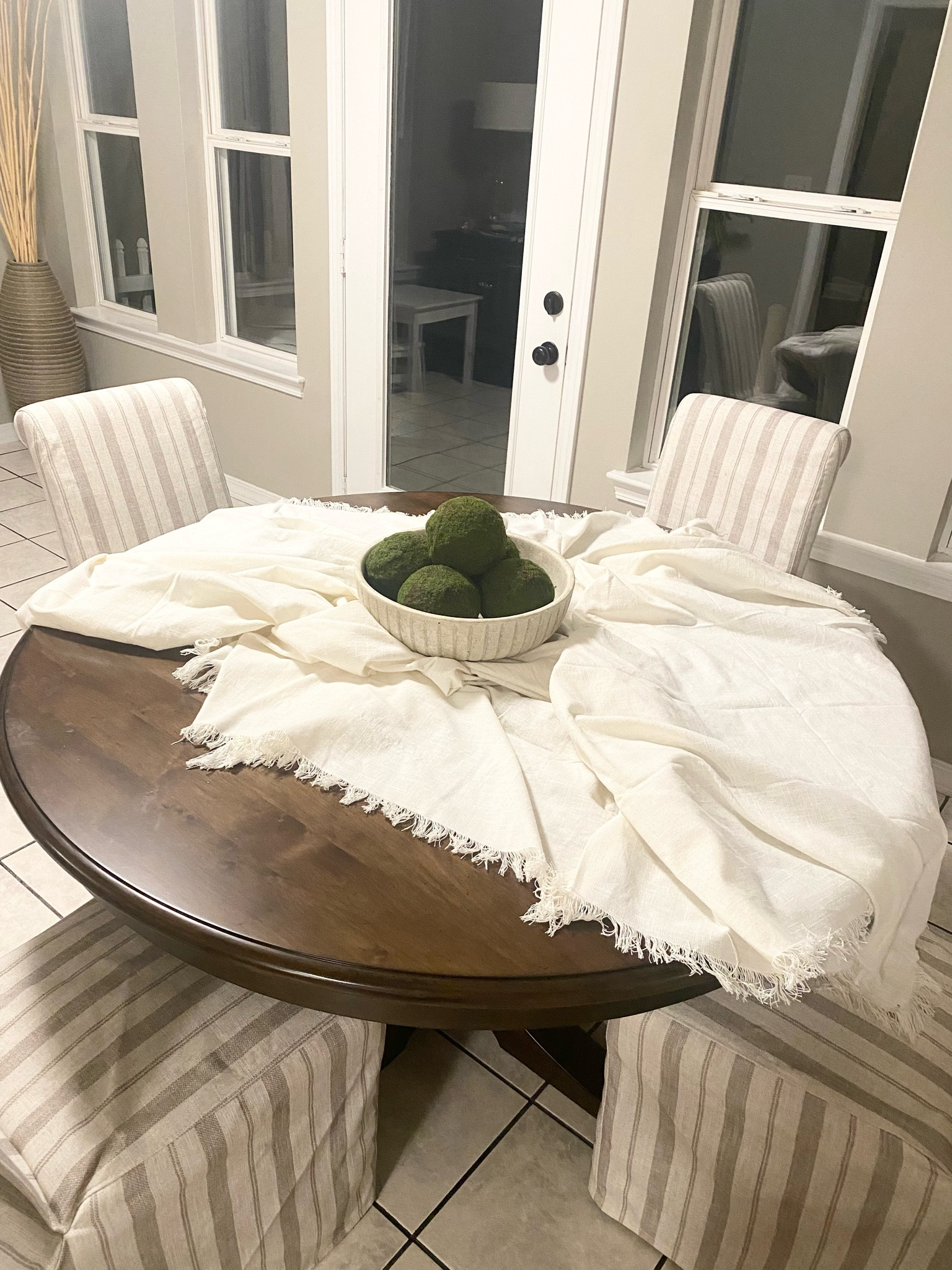 I found the best Amazon chairs with covers! Sets of 4 for less than $350
Amazon finds
Target finds

#LTKStyleTip #LTKSaleAlert #LTKHome