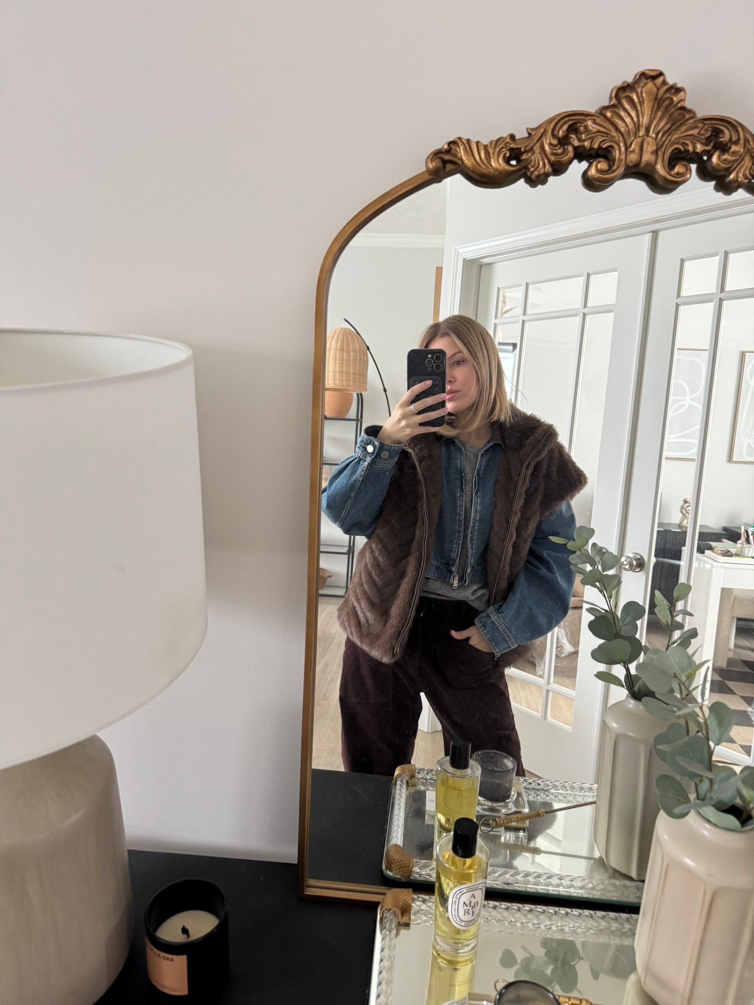 Faux fur vest, such a cool updated version. Wearing size medium  

#LTKSaleAlert #LTKootd #LTKOver40