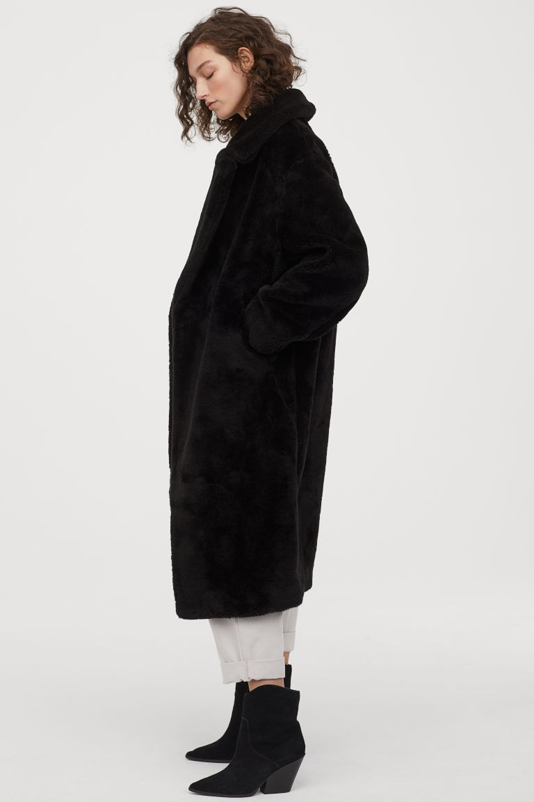 Faux fur coat | H&M (UK, MY, IN, SG, PH, TW, HK)