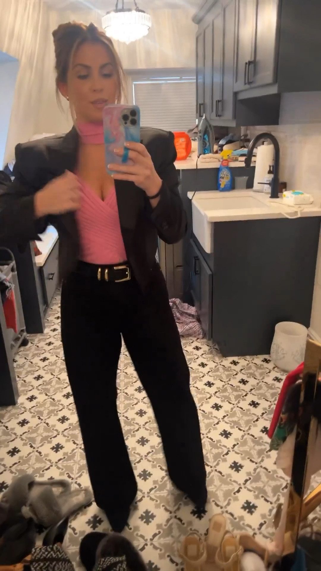 Bruce Springsteen concert ready! Thanks to @tarte for hosting an amazing night! #tarte #revolve #blazer 