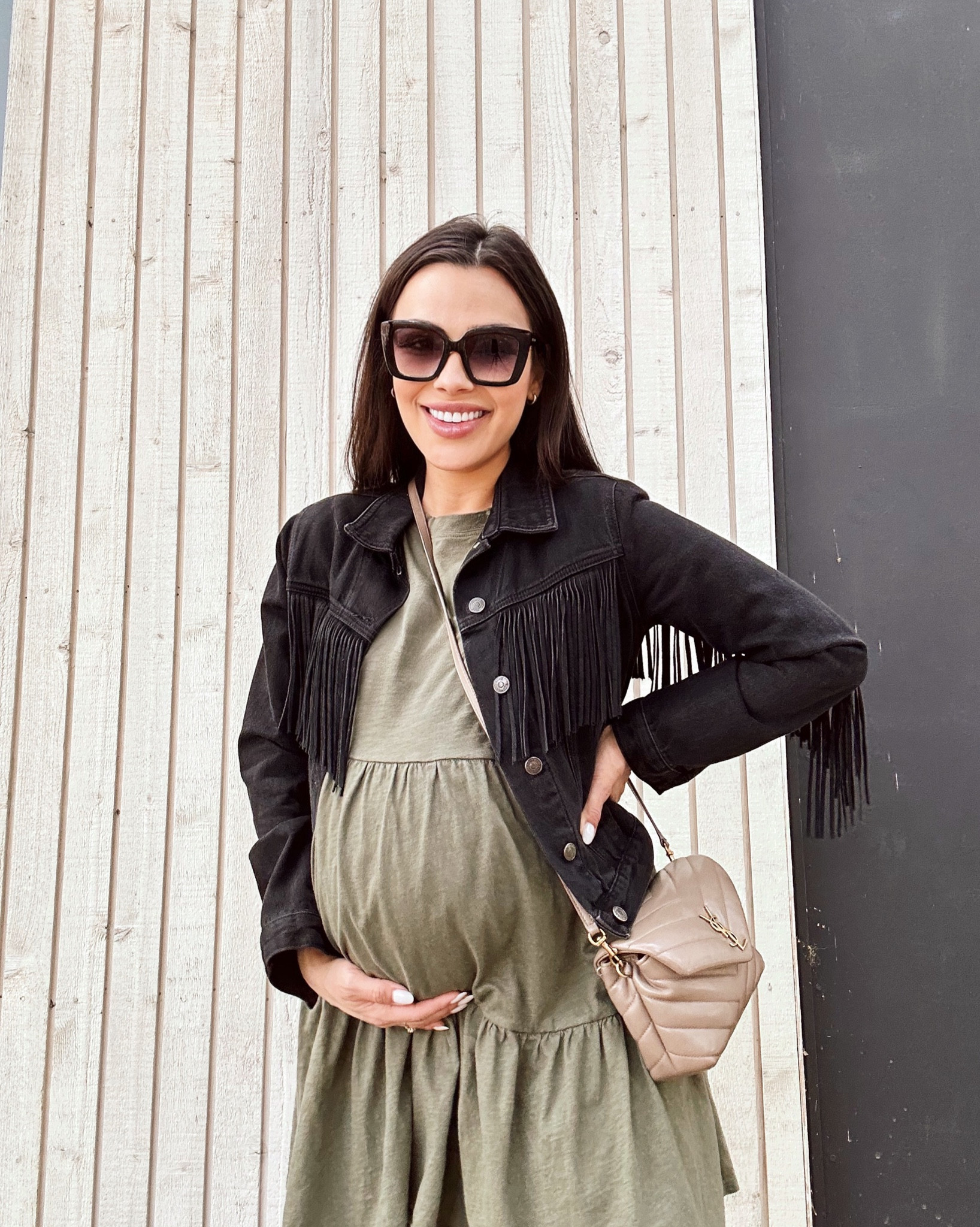 38.5 WEEKS: And counting…

Shop one of my go-to dresses this pregnancy that is sure to flatter all the way to your third trimester! It’s under $30 and comes in new summer colors. (I have it in green and black.)

#LTKbump #LTKunder50