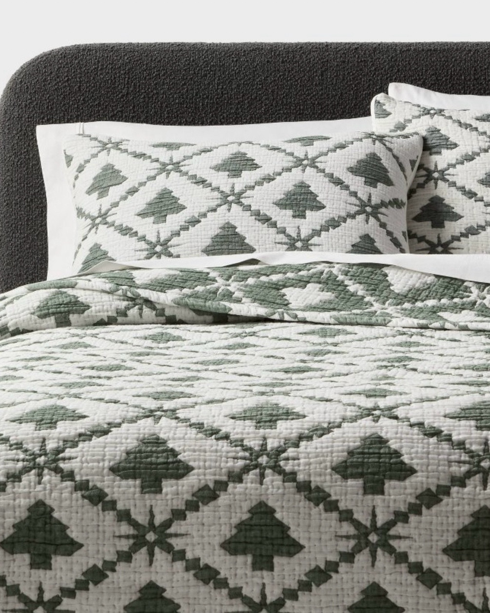 Target Holiday Bedding 🌲✨

#LTKHome #LTKSeasonal
