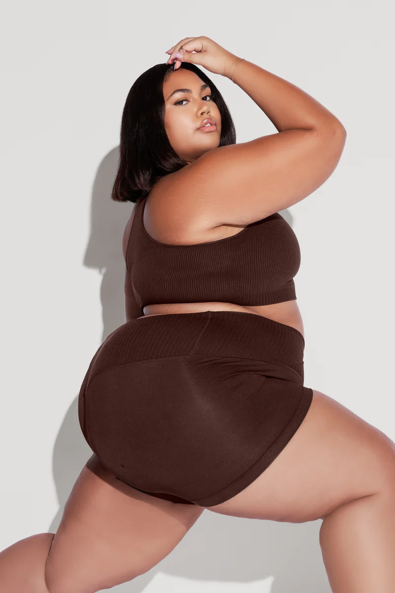 Crisscross Hourglass® Seamless Midi Shorts - French Roast | POPFLEX