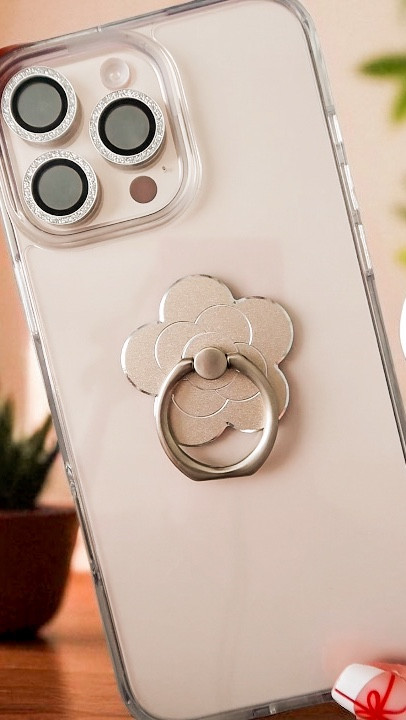 The cutest phone grip ring!! 😍