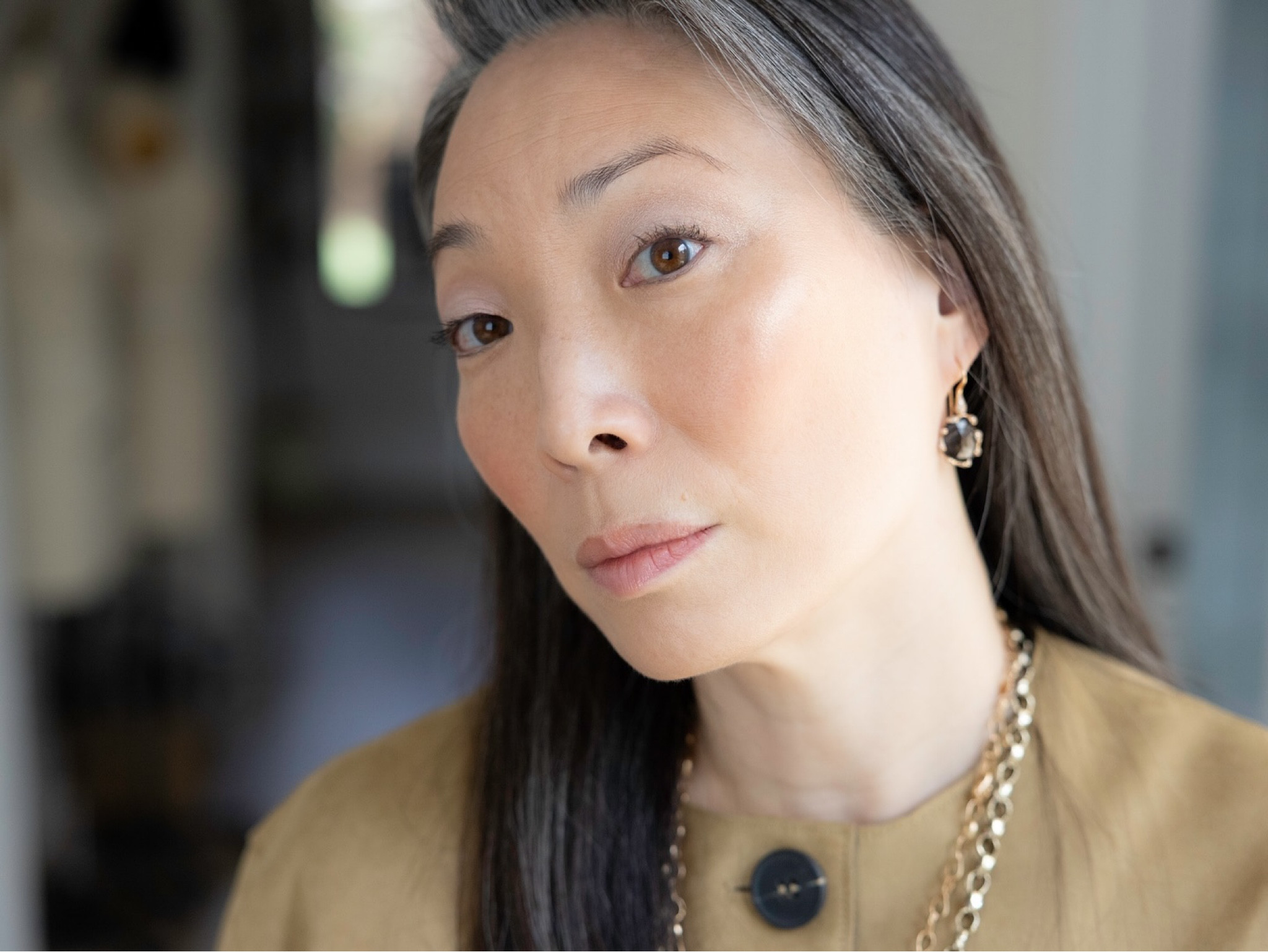 Frosted meets glazed.

Watch today’s YouTube video for demo. Link in bio.

#diorbeauty #hermesbeauty #victoriabeckhambeauty #sarahcrealbeauty #chantecaille #soshebeauty #luxurymakeup