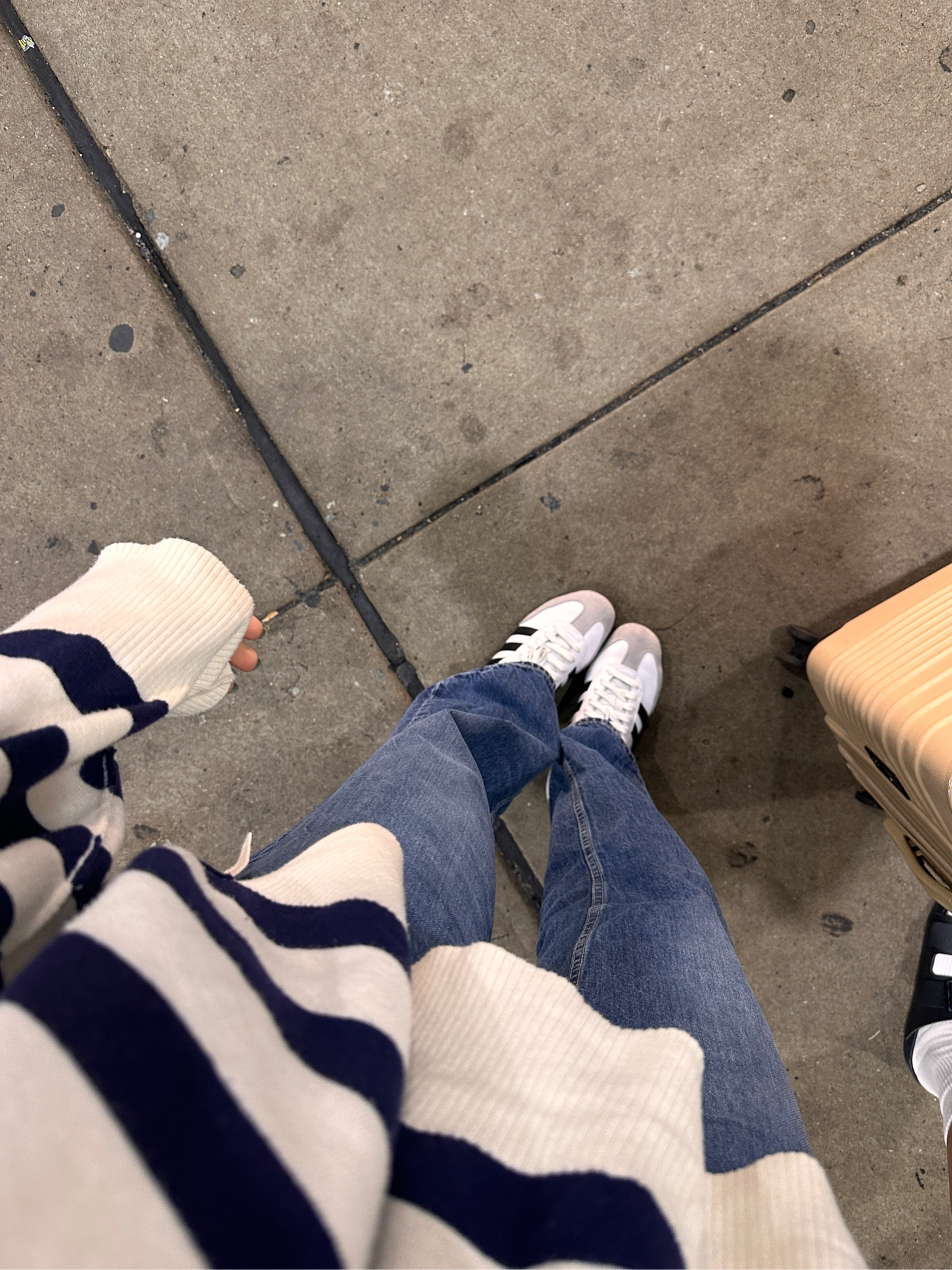 comfy travel day. Love oversized sweaters and baggy jeans for fall 

#LTKstyletip #LTKshoecrush #LTKsalealert