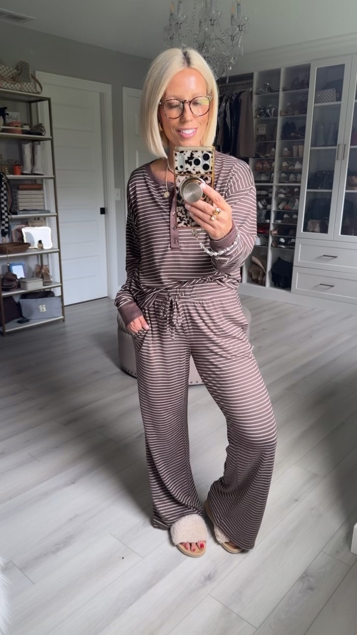 Pjs size small

#LTKmomlife #LTKSeasonal #LTKmorningroutine
