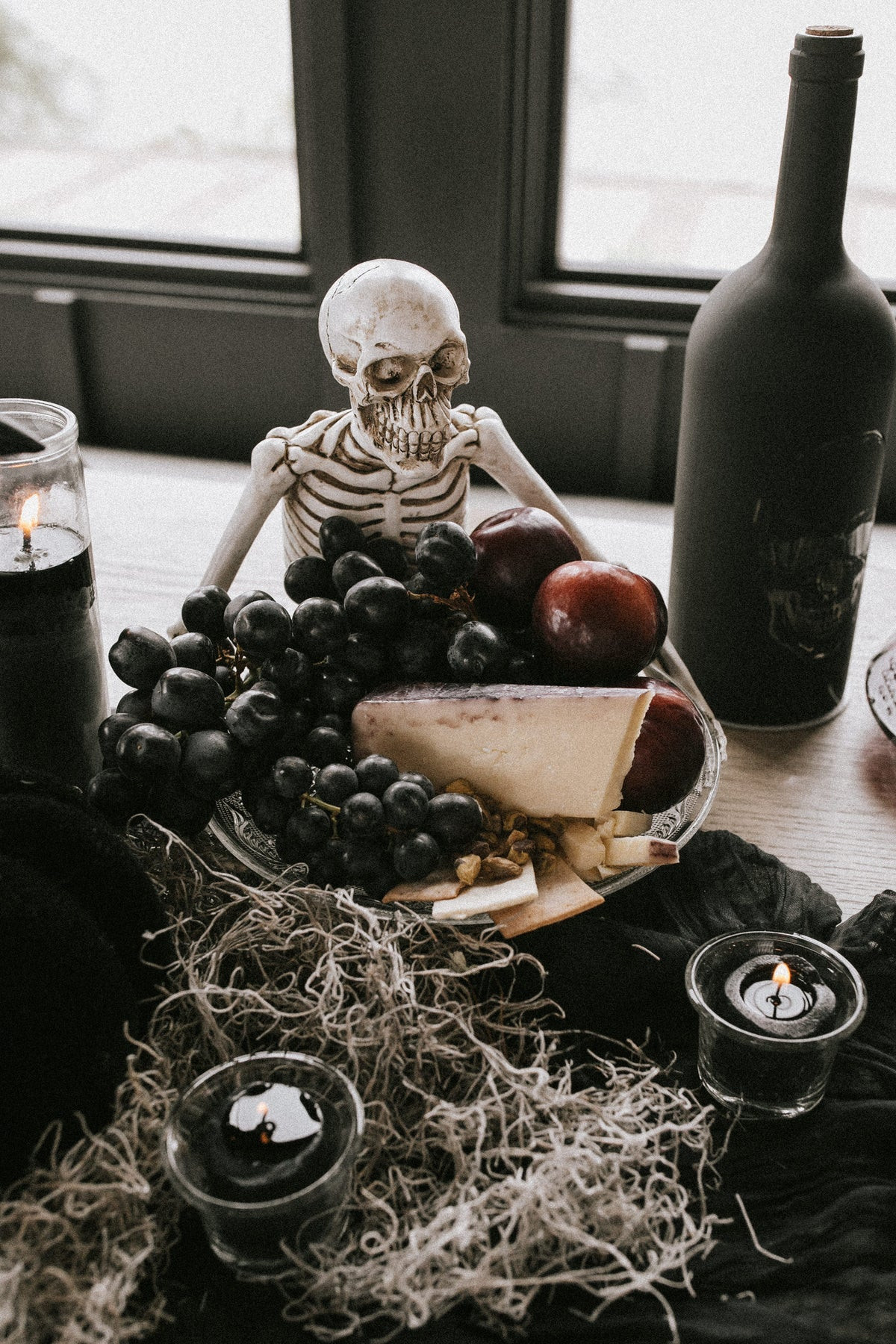 If You Dare Skeleton Platter + Holder | THELIFESTYLEDCO