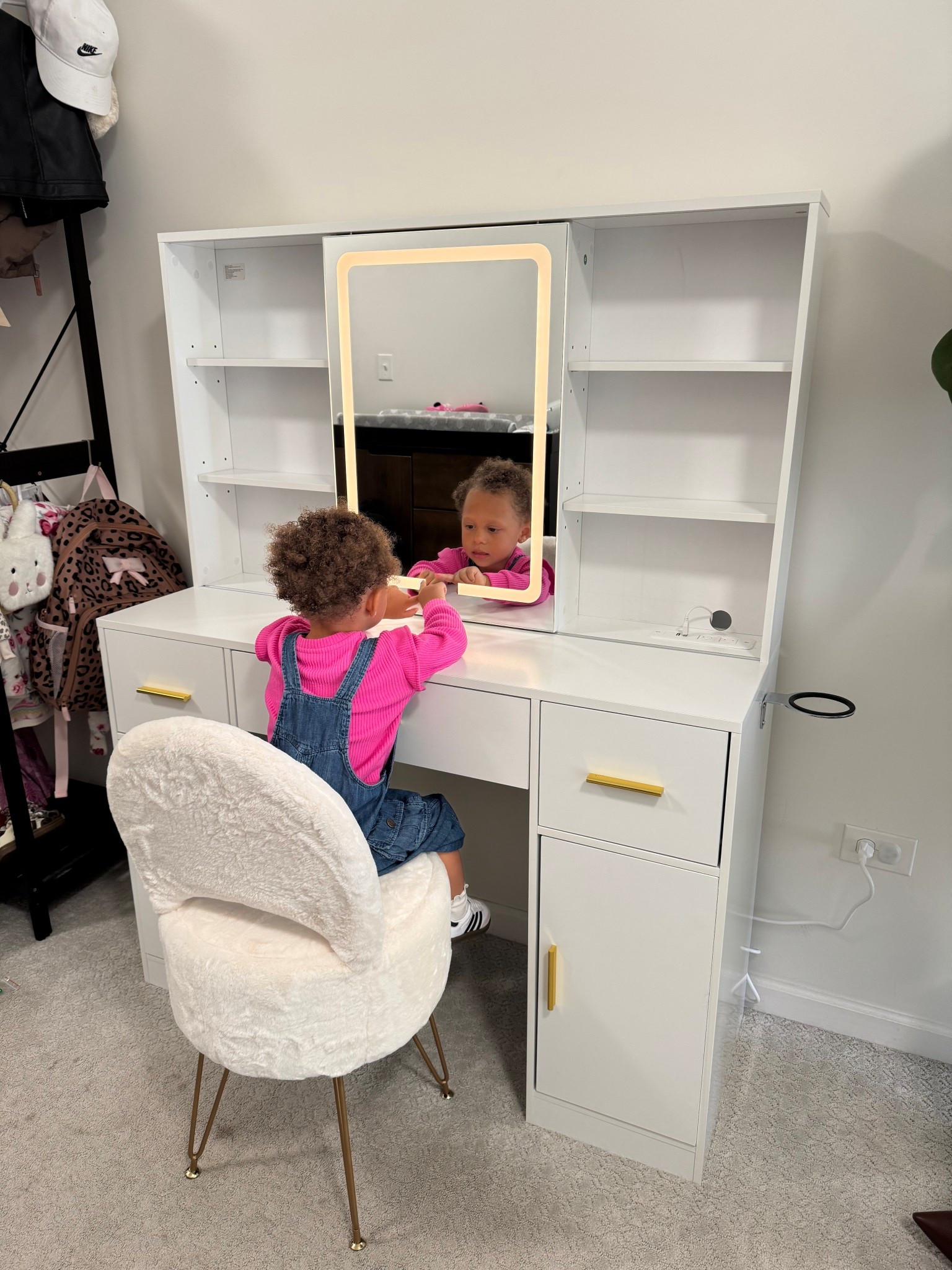 The perfect vanity for a great price! The lighting options are so good & the mirror slides 👏🏽👏🏽

#LTKHome #LTKBeauty #LTKselfcare