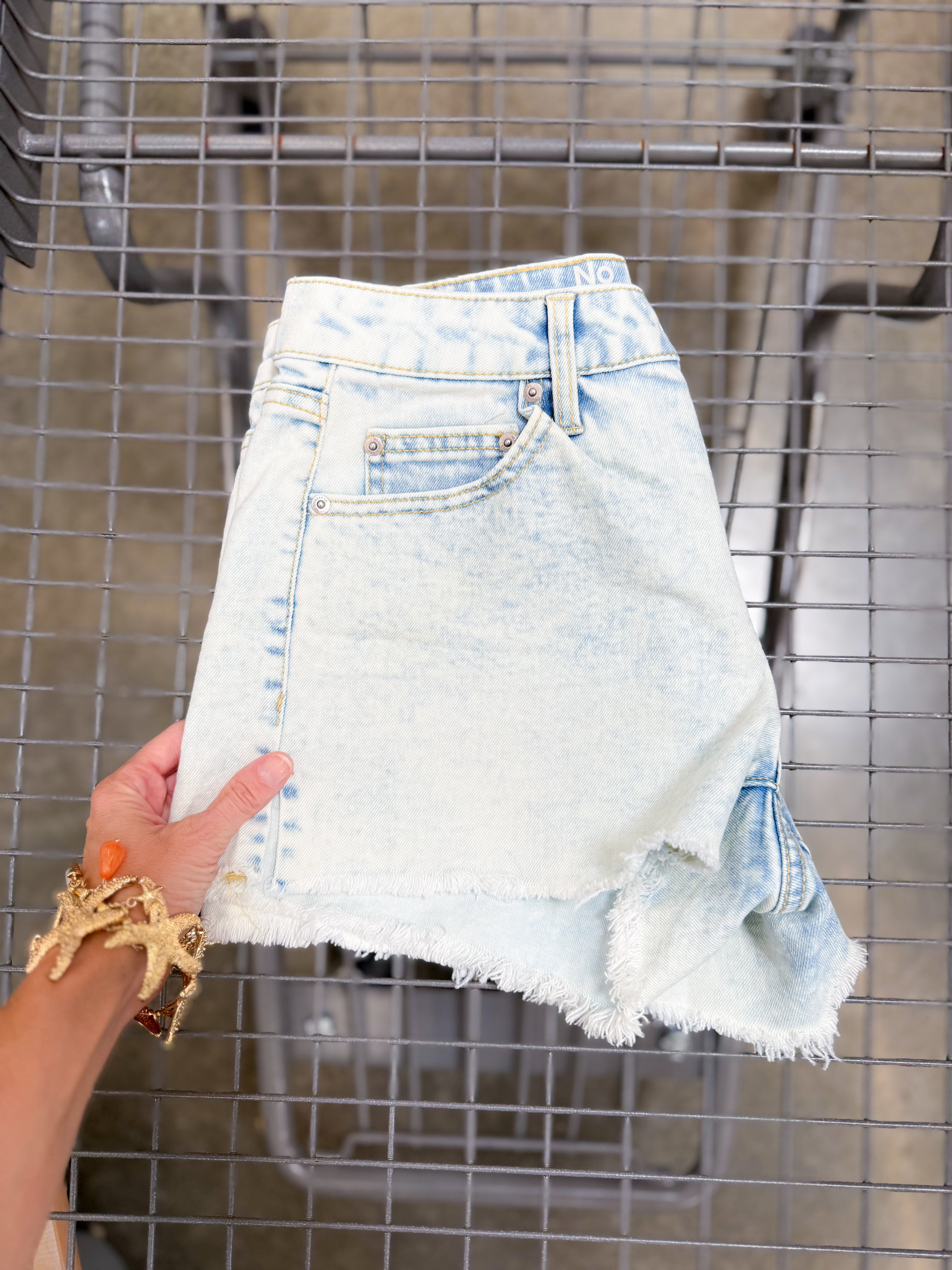 Mid rise frayed hem shorts at Walmart 

#LTKPetite #LTKStyleTip