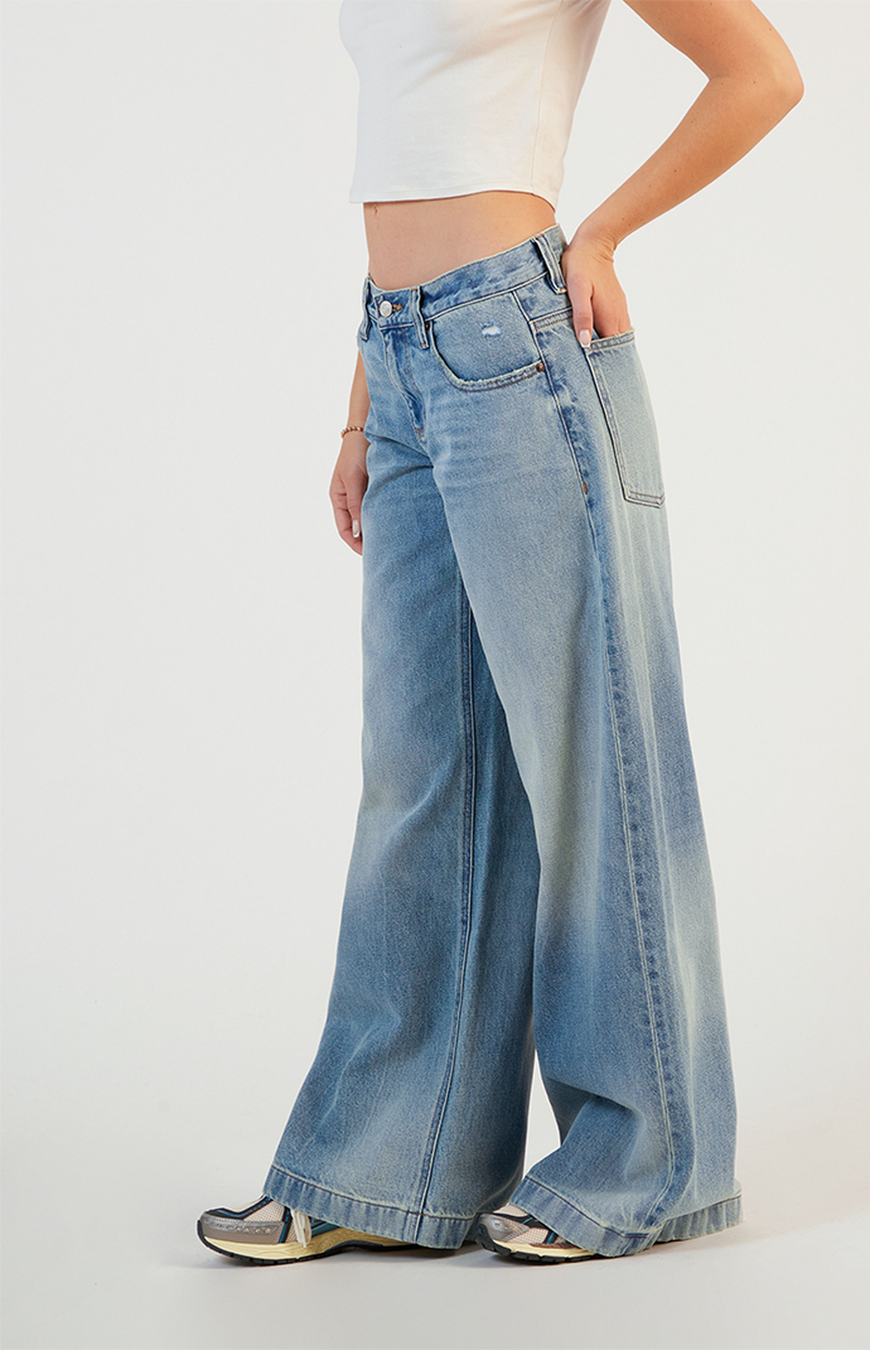 PacSun Sloane Low Rise Ultra Baggy Jeans Light Indigo | PacSun