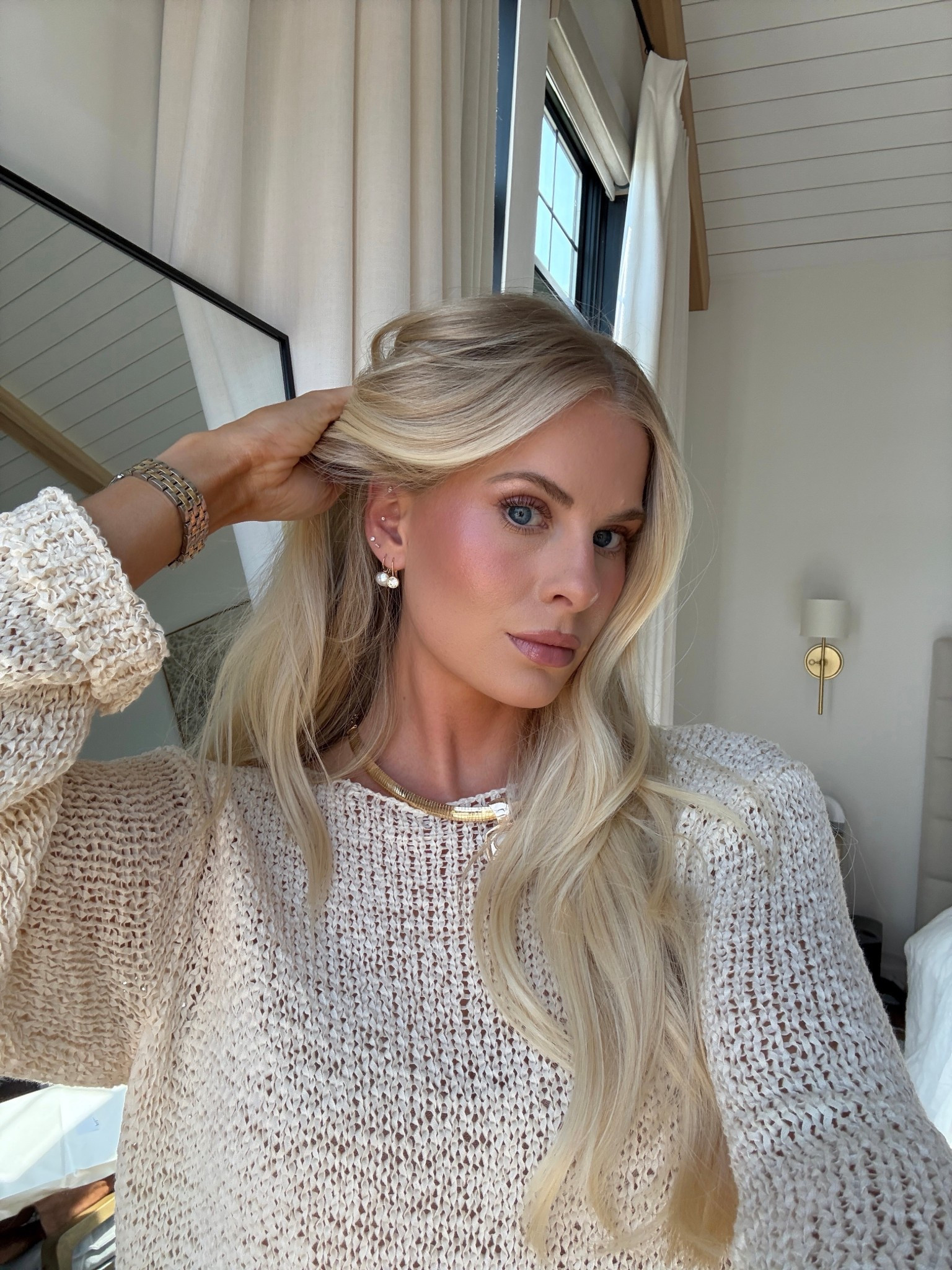 My sweat proof makeup routine! Sharing shades below:

1. sunscreen - fair medium 
2. primer
3. concealer - 5.0 EP 
4. powder - fair pink 
5. brow pencil - blonde 
6. foundation - light 
7. bronzer powder - medium 
8. lip liner - naked 2 
9. bronzing drops - soleil parfait 2 (also linked the brush I use to apply)
10. eyelash curler 
11. eyeliner - limitless brown 
12. mascara - brown 
13. blush - she’s that girl 
14. setting spray 
15. brow gel - blonde 
16. lip liner - stone 
17. liquid eyeshadow - 44s
18. glow palette - universal 
19. powder - fair 
20. lip gloss - Italian soda
21. Pink gasm 


Makeup routine, makeup favorites, makeup products, current routine, sweat proof makeup