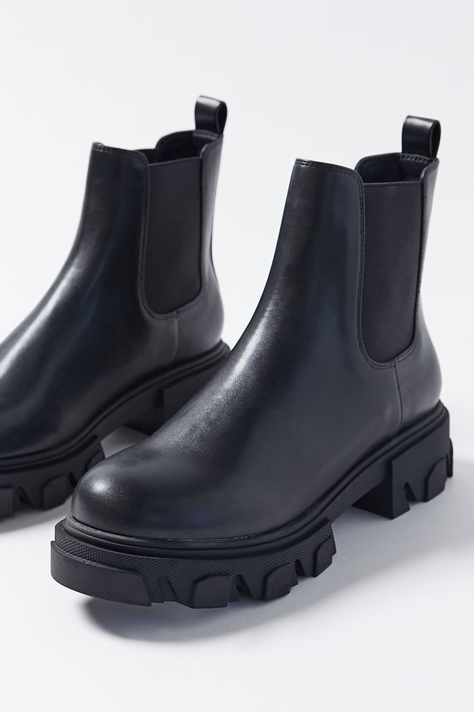 UO Mira Chunky Chelsea Boot | Urban Outfitters (US and RoW)