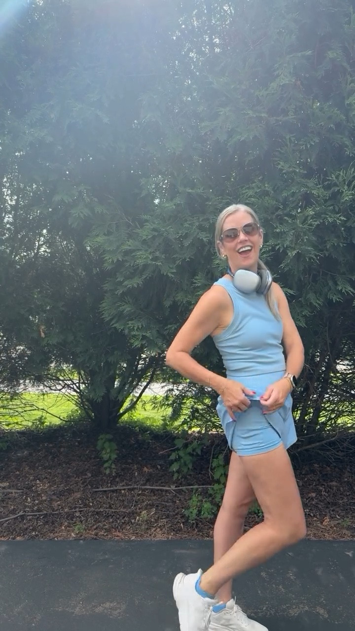 Working out is approximately 1000% more fun when you’ve got cute workout clothes. Seriously—whatever gets you moving, right? If a good outfit gets you to the gym (or the living room yoga mat), we say go for it!  ✨

💪🏼COMMENT WORKOUT and I’ll send you a link to shop! 

**SHOES ARE MY FAVORITE… they are the Clifton Hokas from Schuler Shoes!

#LTKShoeCrush #LTKStyleTip #LTKActive