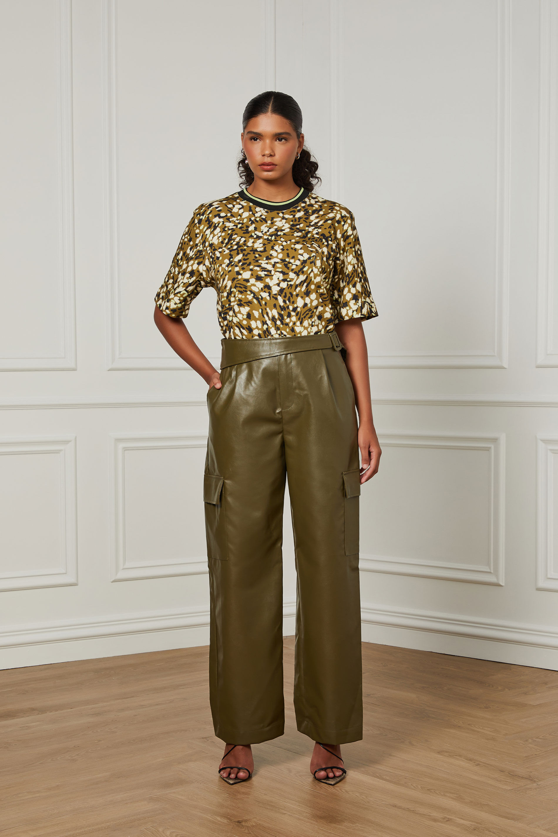 Calça Pantalona Like Leather Com Faixa Na Cintura | OffPremium (BR)