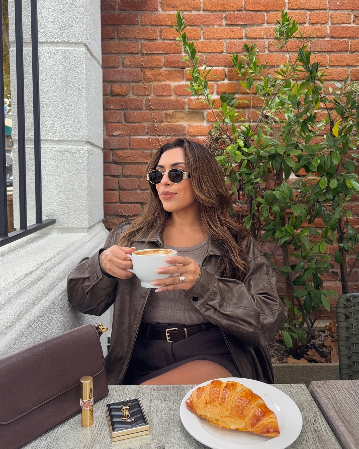I’ll have a cafè latte & a butter croissant 🥐☕️🍂
—
I love styling an all brown look, it’s the color of the season! It’s even more fun when it’s different shades of brown to add some dimension to your outfit. I wanted to style this mini skort (yes it has shorts underneath) and long sleeve top from @dynamiteclothing - so i started with that as my base. I then threw on this oversized bomber jacket from @beginningboutique, some brown nylons and my suede heel boots! For finishing touches I added my @status_anxiety belt, sunnies and purse!
—
fall outfit, style Inspo, classic style, fall aesthetic