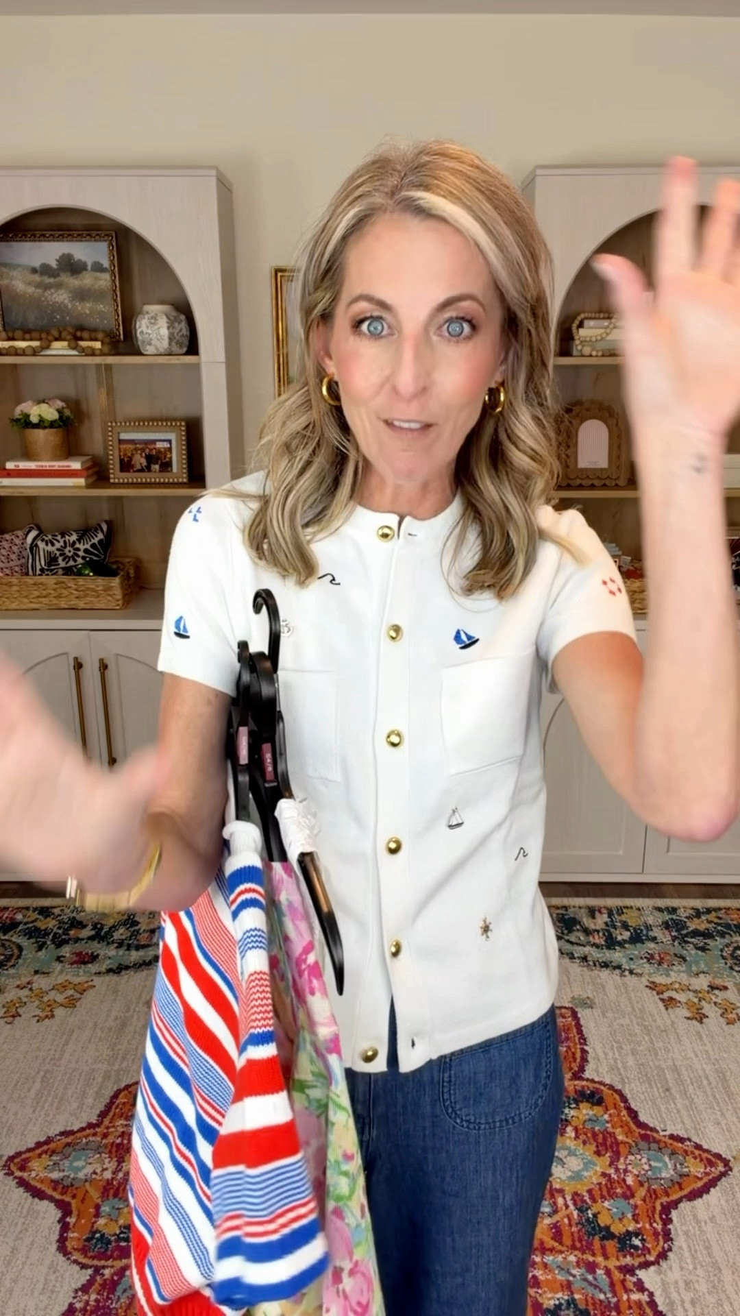 Effortless style… These free assembly wide leg cropped jeans are total refresh for your everyday denim collection… Pair them with your favorite top.. these front and back pockets keep everything functional while the cropped length lets you show off your favorite shoes wearing a size extra small  